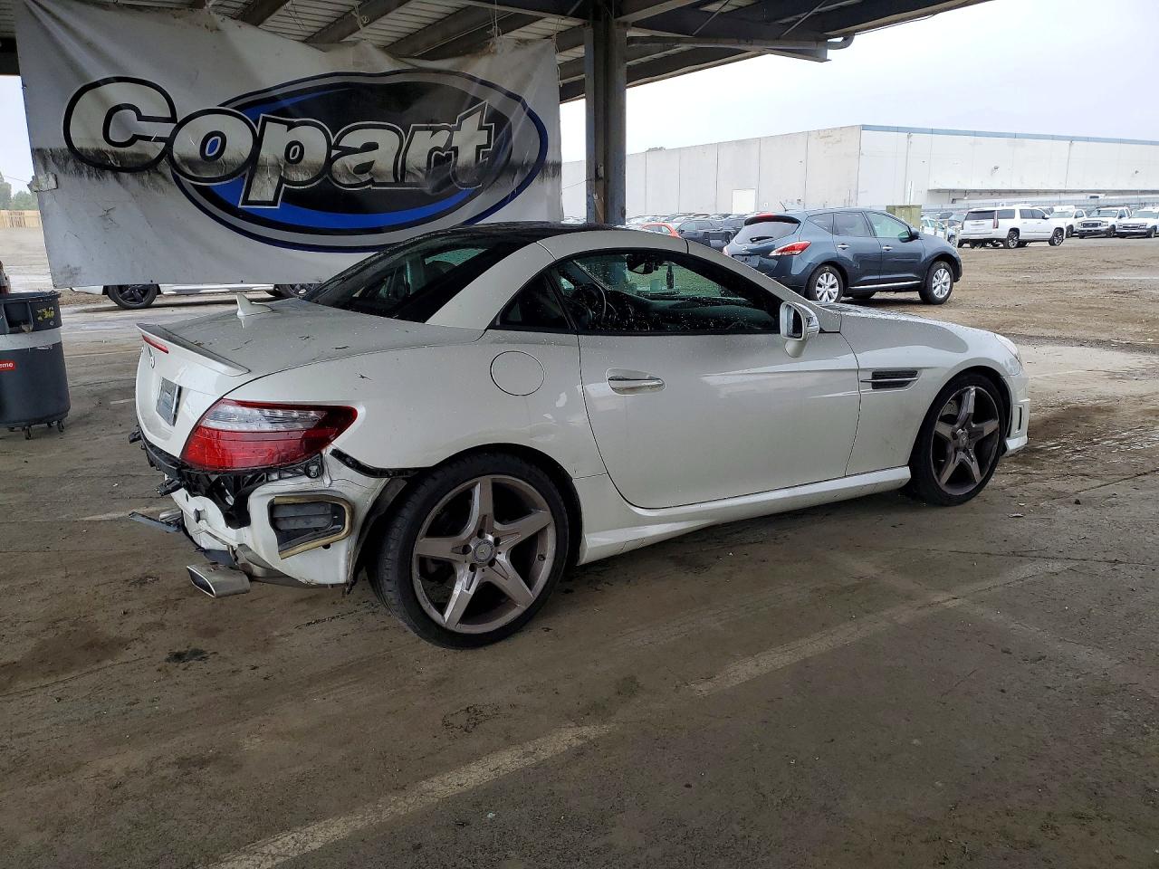 2013 Mercedes-benz Slk 350 White vin: WDDPK5HA9DF055431