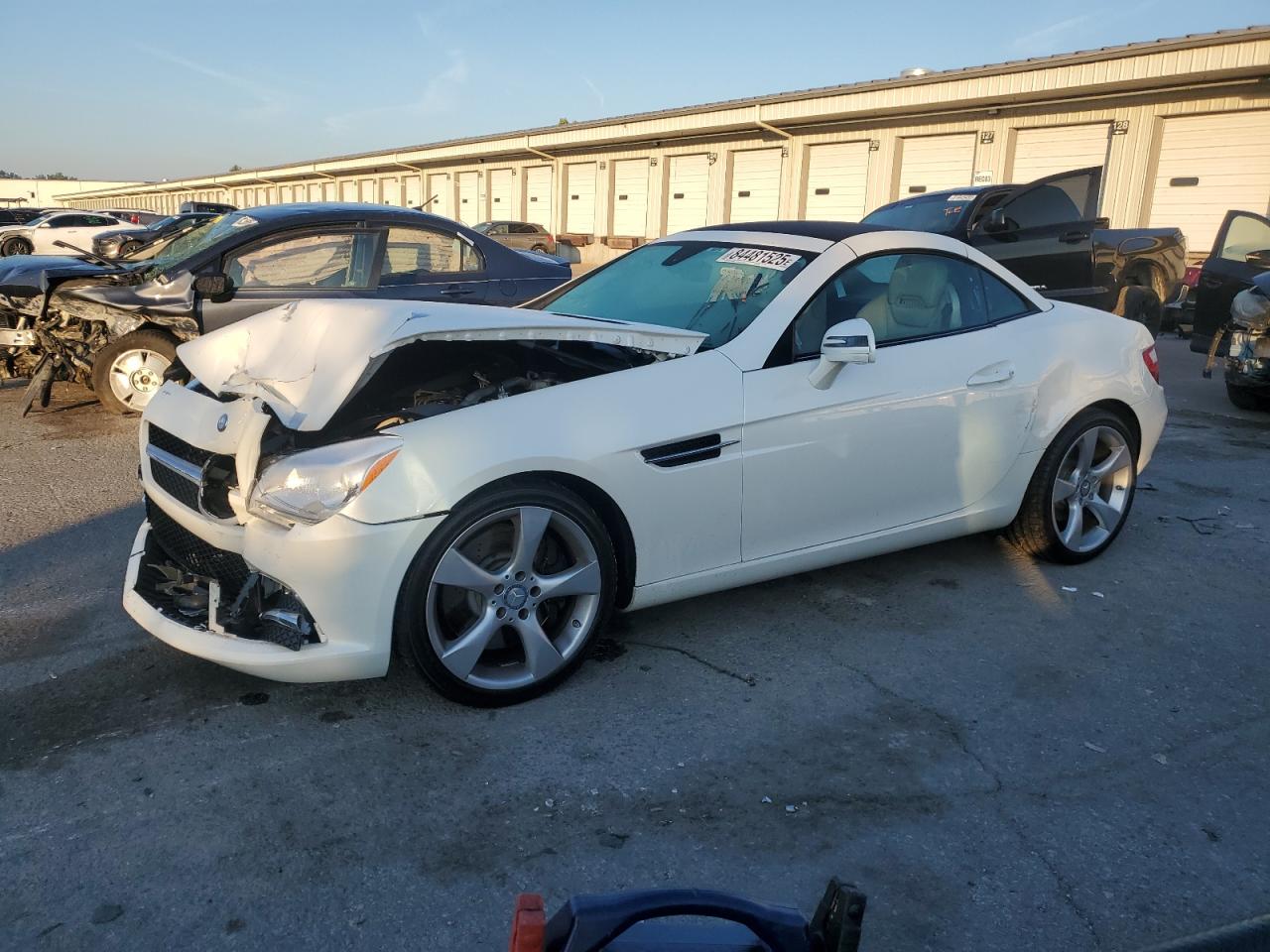 2012 Mercedes-benz Slk 350 White vin: WDDPK5HAXCF013624