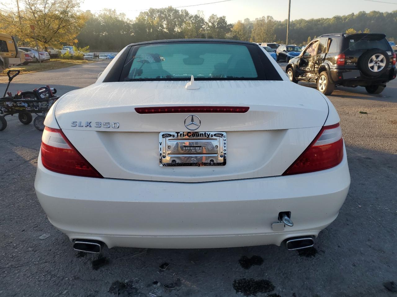 2012 Mercedes-benz Slk 350 White vin: WDDPK5HAXCF013624
