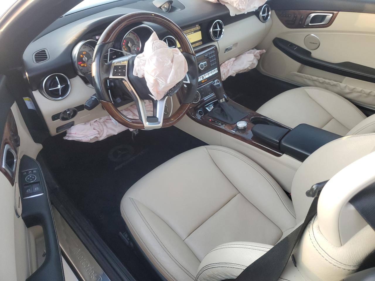 2012 Mercedes-benz Slk 350 White vin: WDDPK5HAXCF013624
