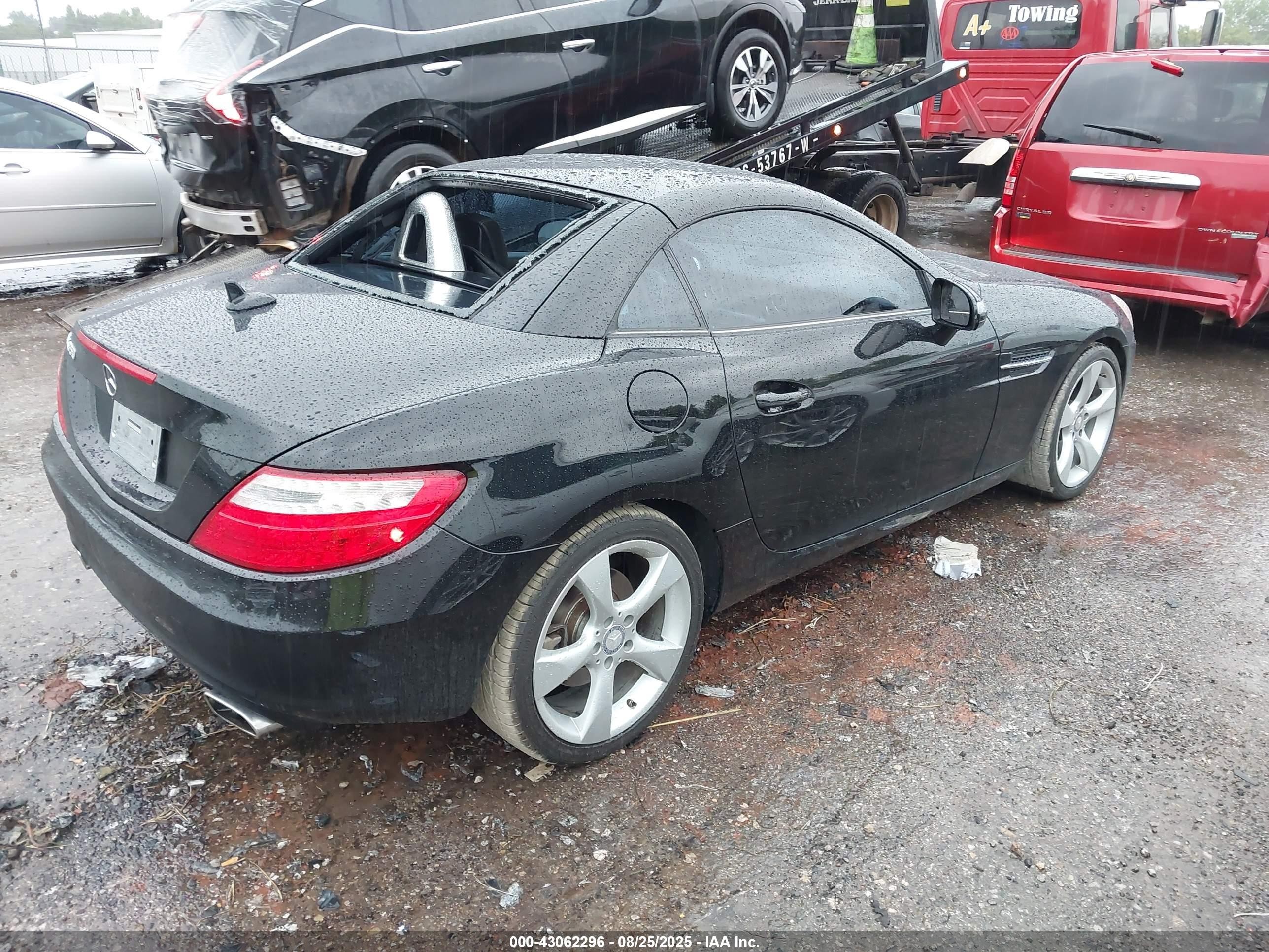 2012 Mercedes-benz Slk 350   Black vin: WDDPK5HAXCF037146