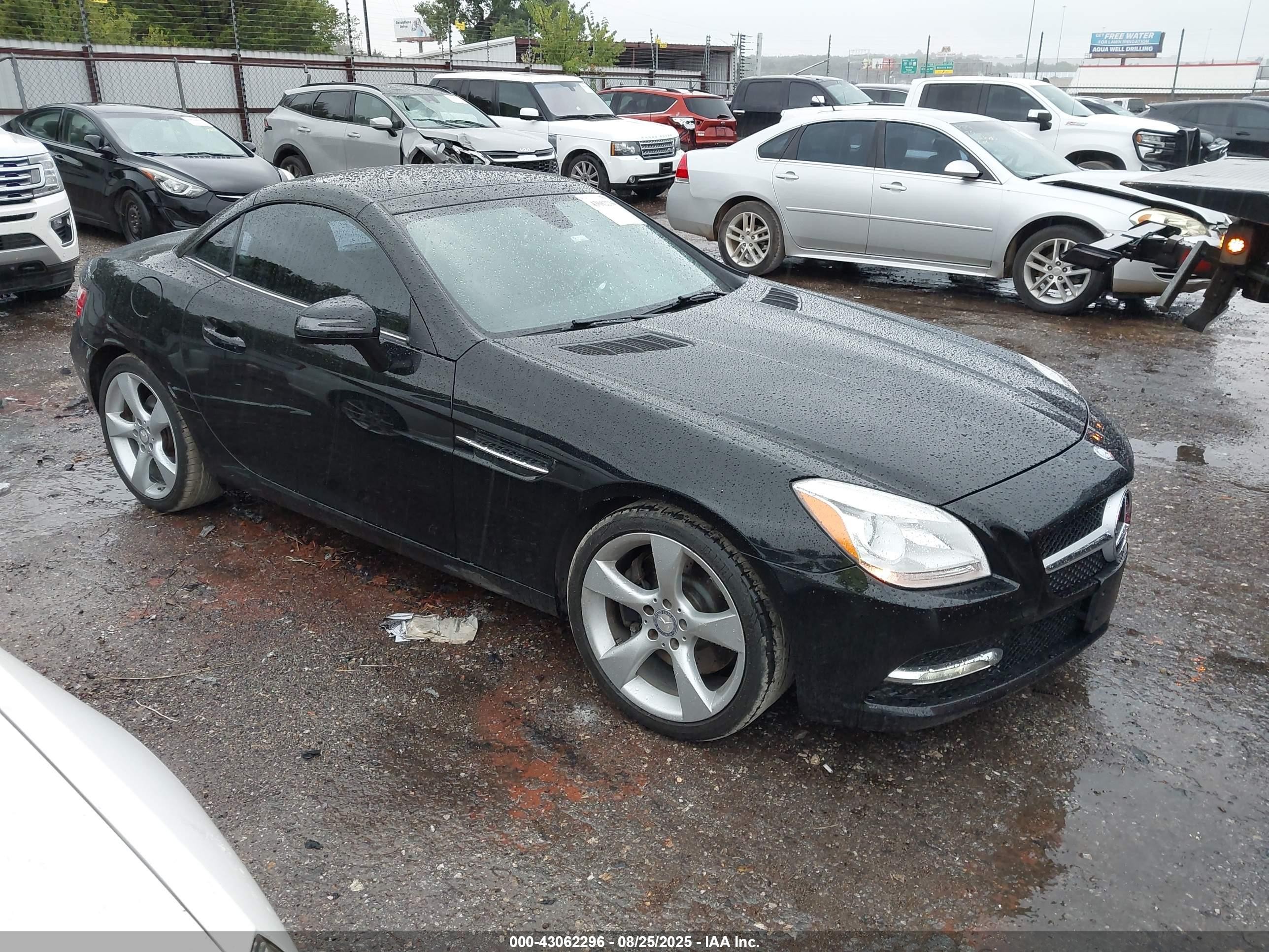 2012 Mercedes-benz Slk 350   Black vin: WDDPK5HAXCF037146