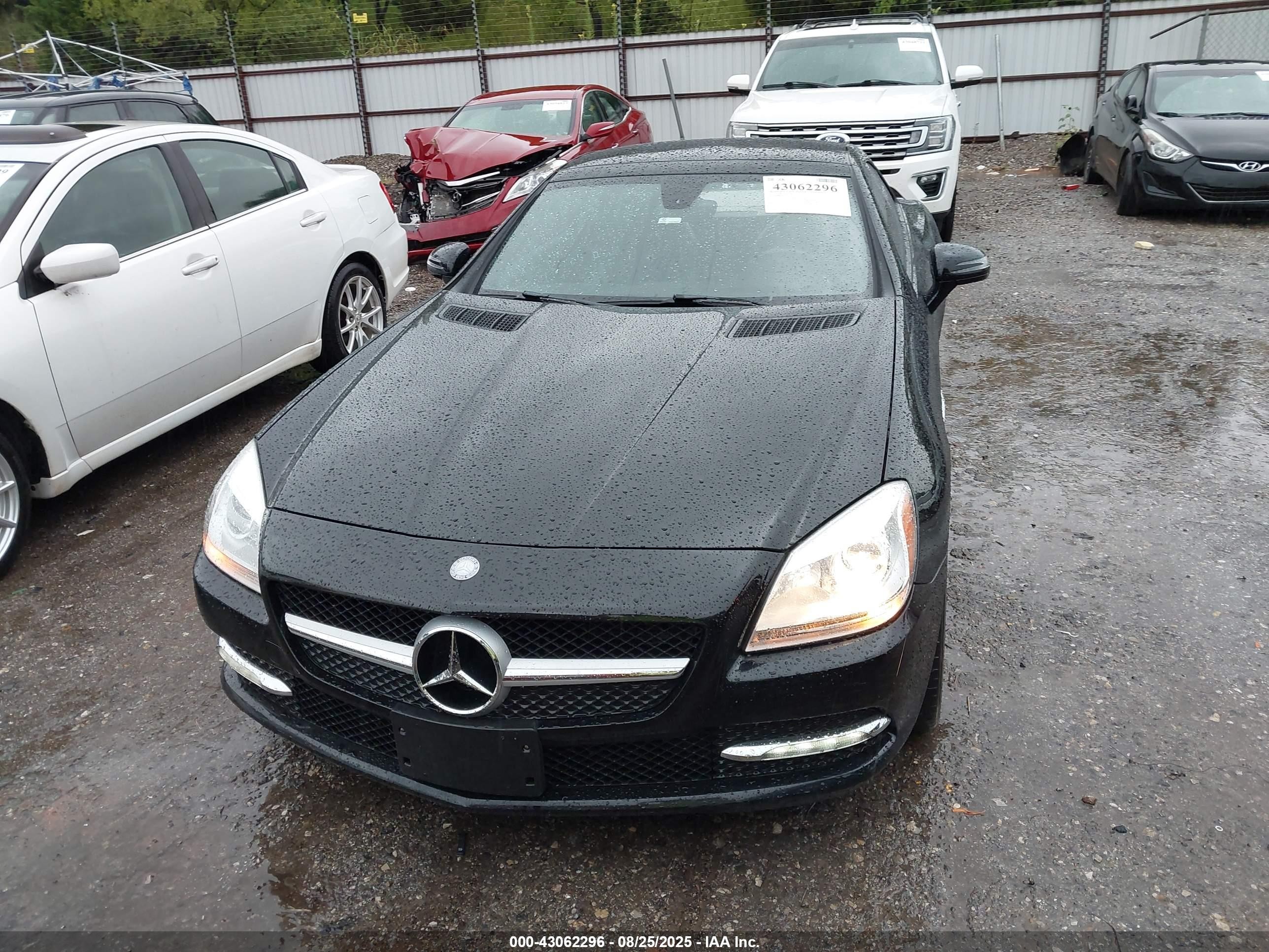 2012 Mercedes-benz Slk 350   Black vin: WDDPK5HAXCF037146
