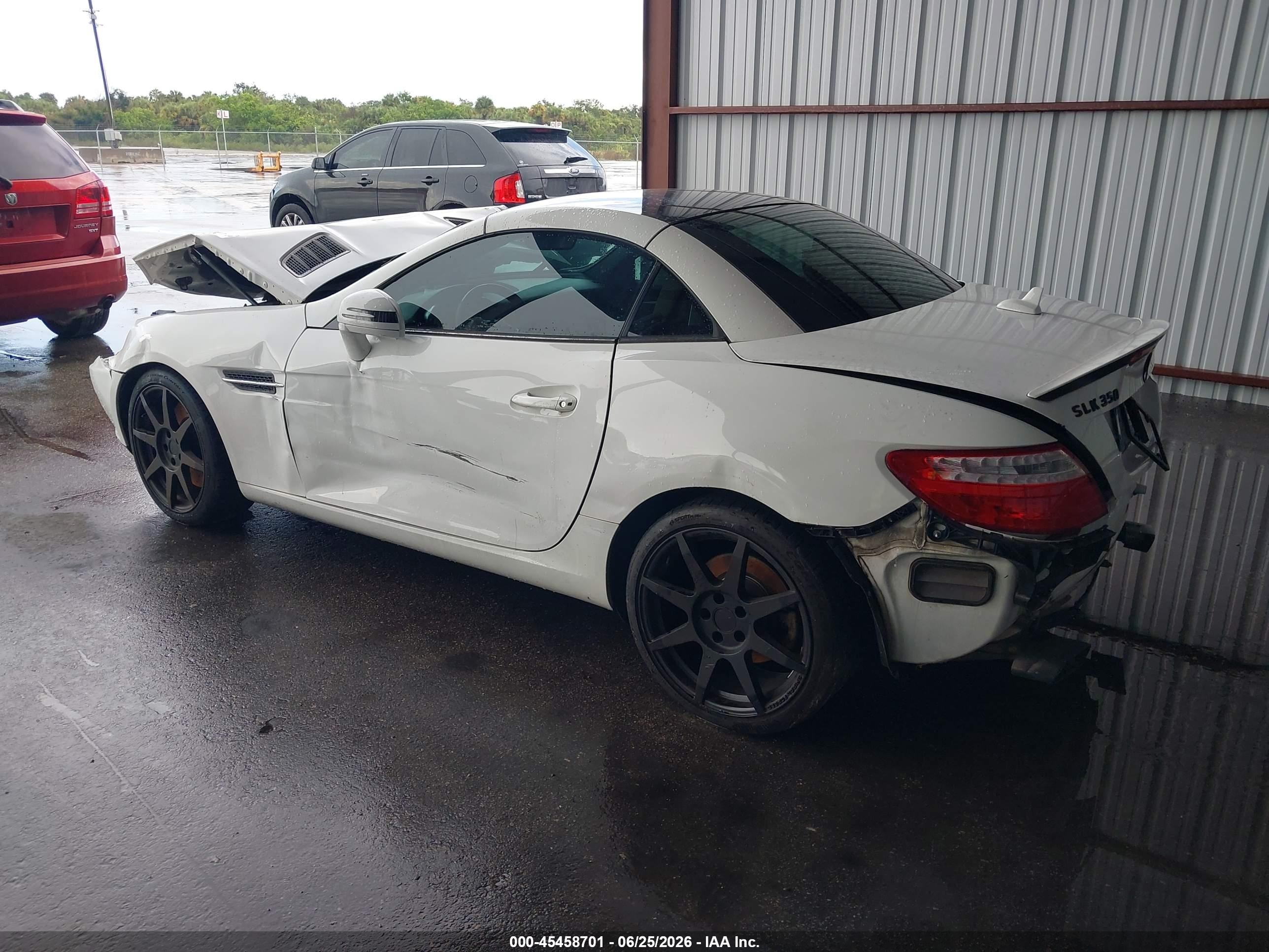 2014 Mercedes-benz Slk 350   White vin: WDDPK5HAXEF075950