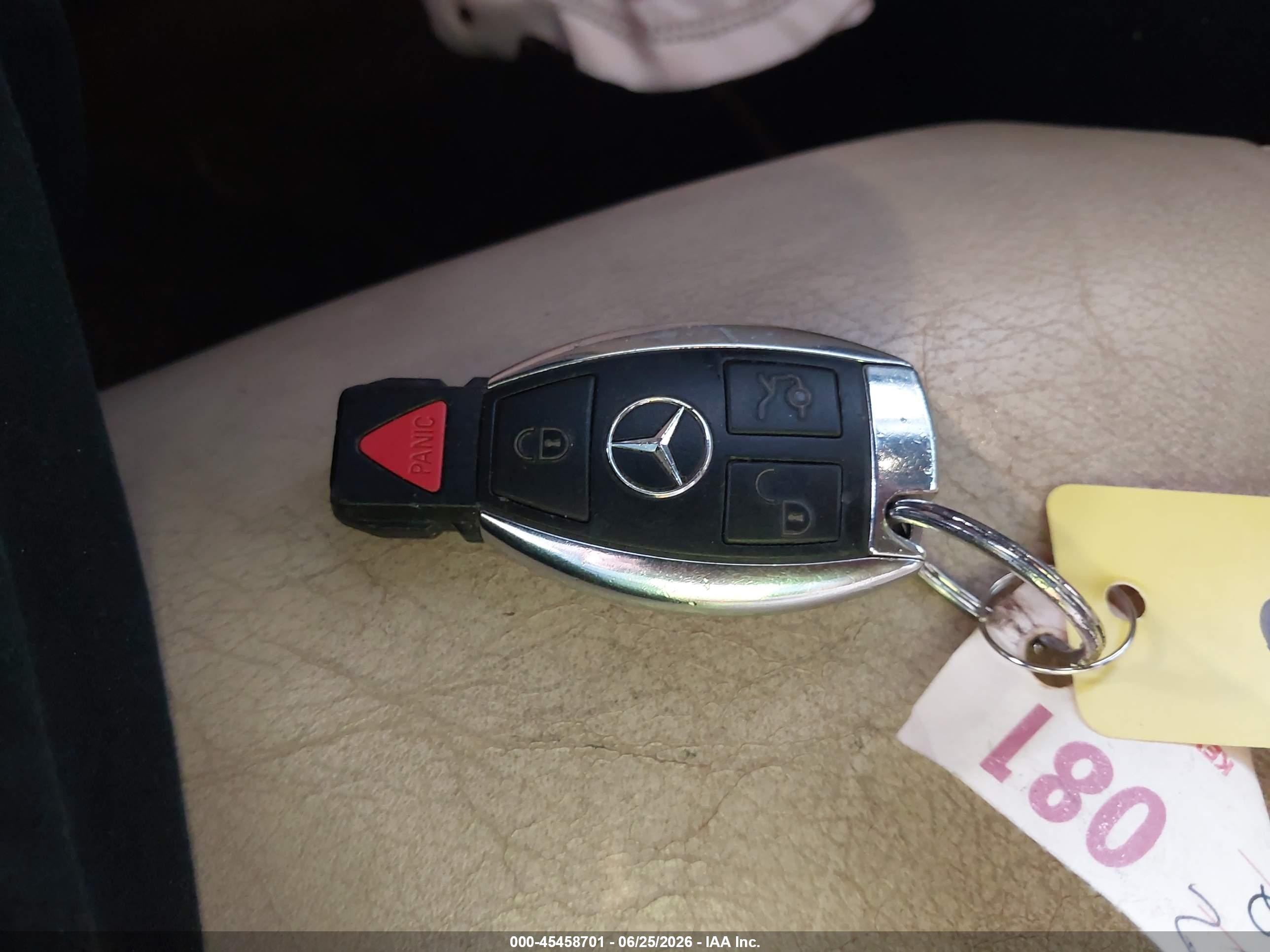 2014 Mercedes-benz Slk 350   White vin: WDDPK5HAXEF075950