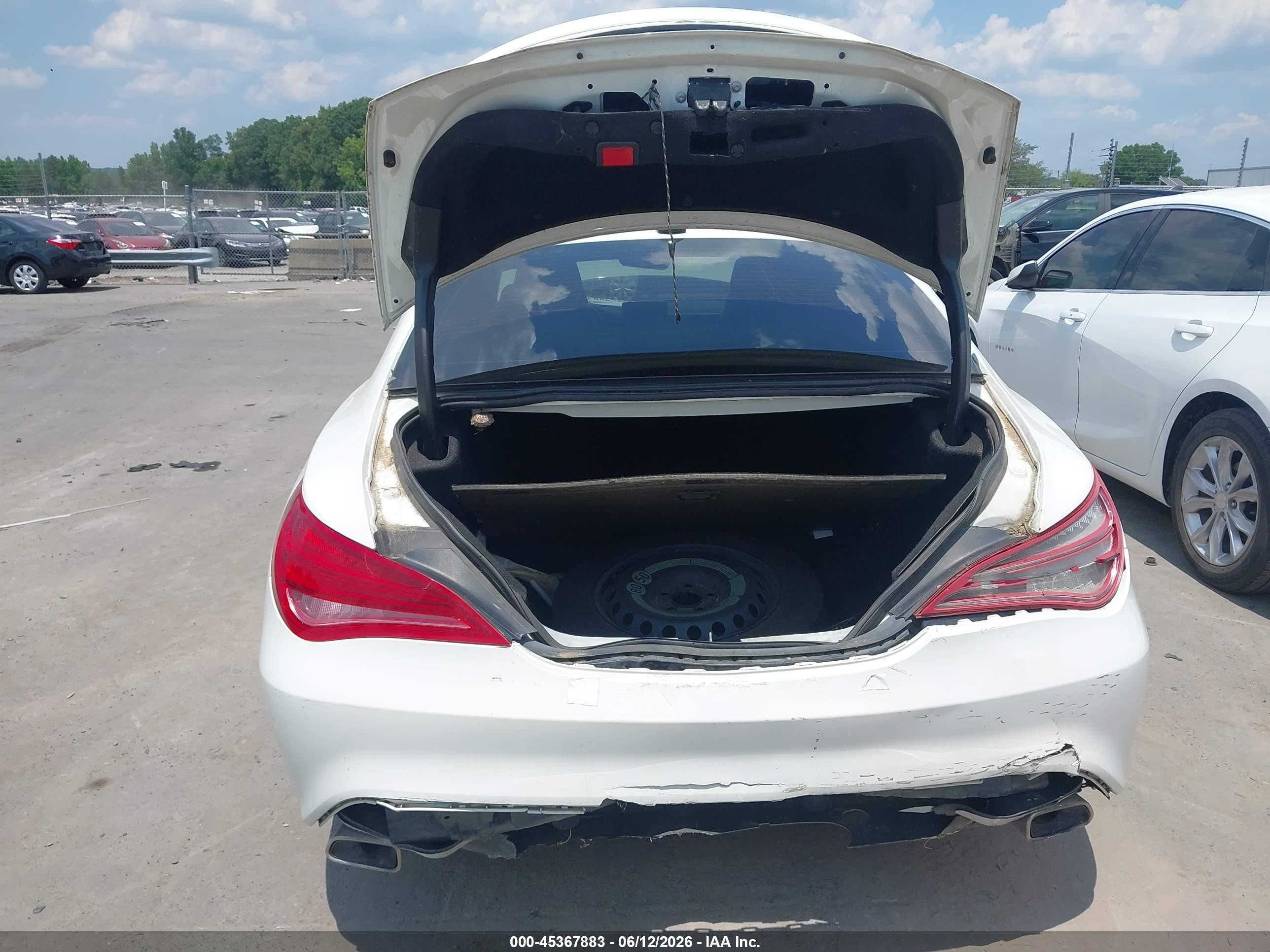 2014 Mercedes-benz Cla 250   Белый vin: WDDSJ4EB0EN039596
