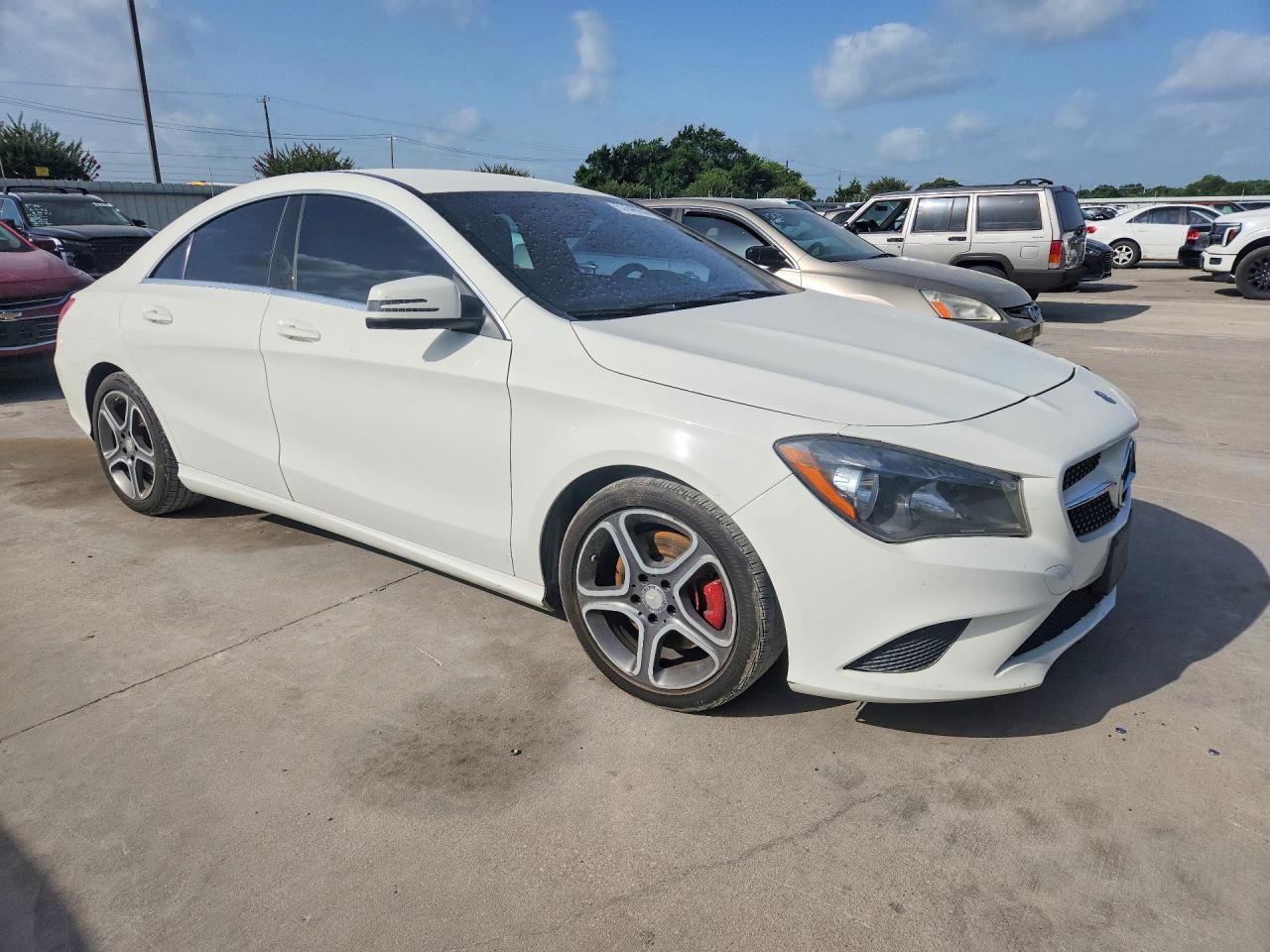 2014 Mercedes-benz Cla 250 Белый vin: WDDSJ4EB0EN041851
