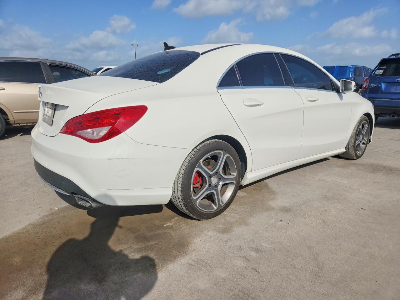 2014 Mercedes-benz Cla 250 Белый vin: WDDSJ4EB0EN041851