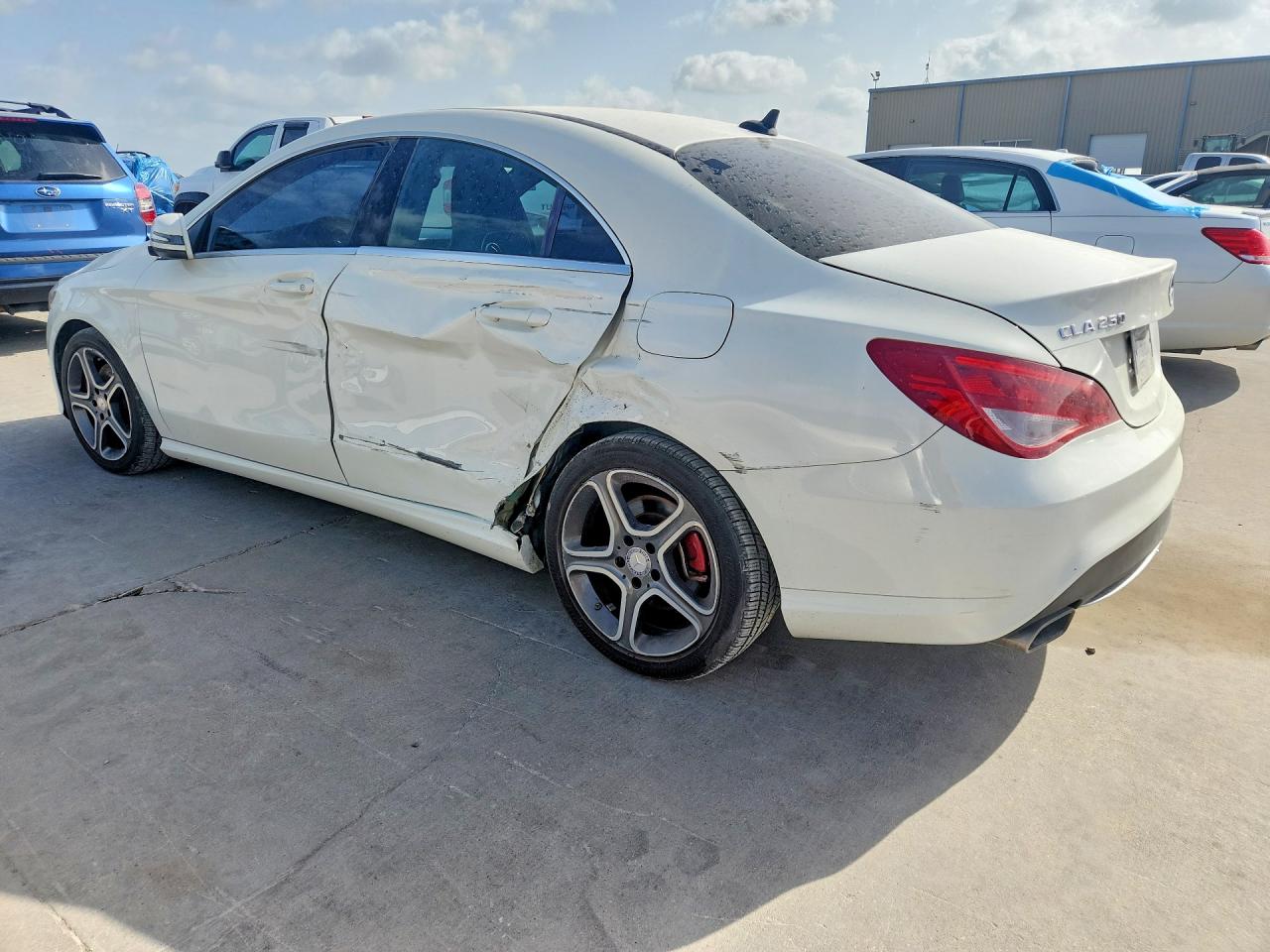 2014 Mercedes-benz Cla 250 Белый vin: WDDSJ4EB0EN041851