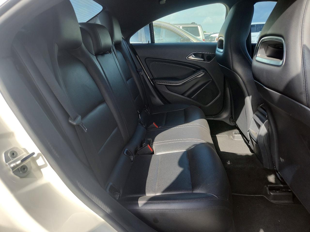 2014 Mercedes-benz Cla 250 Белый vin: WDDSJ4EB0EN041851