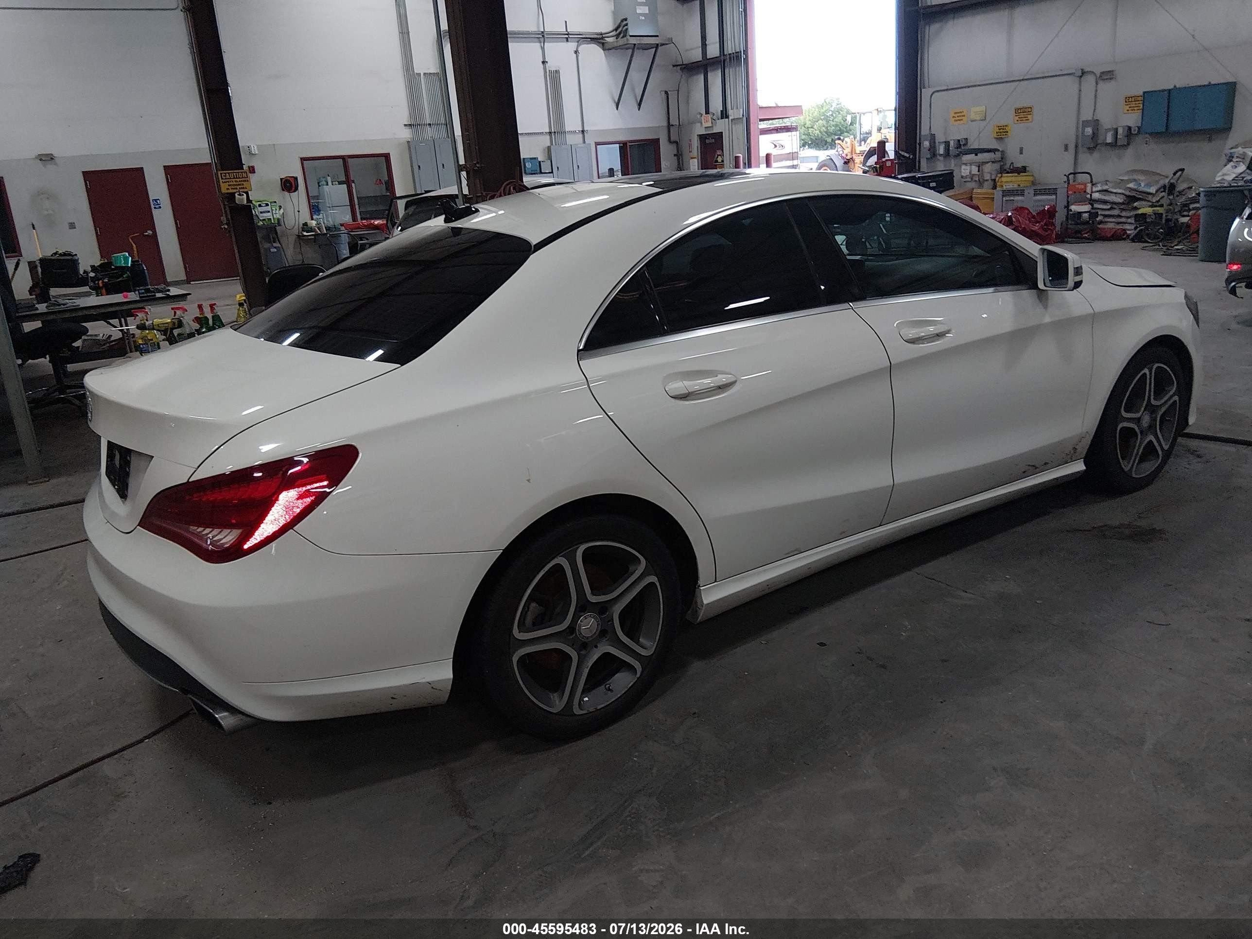 2014 Mercedes-benz Cla 250   White vin: WDDSJ4EB0EN045446