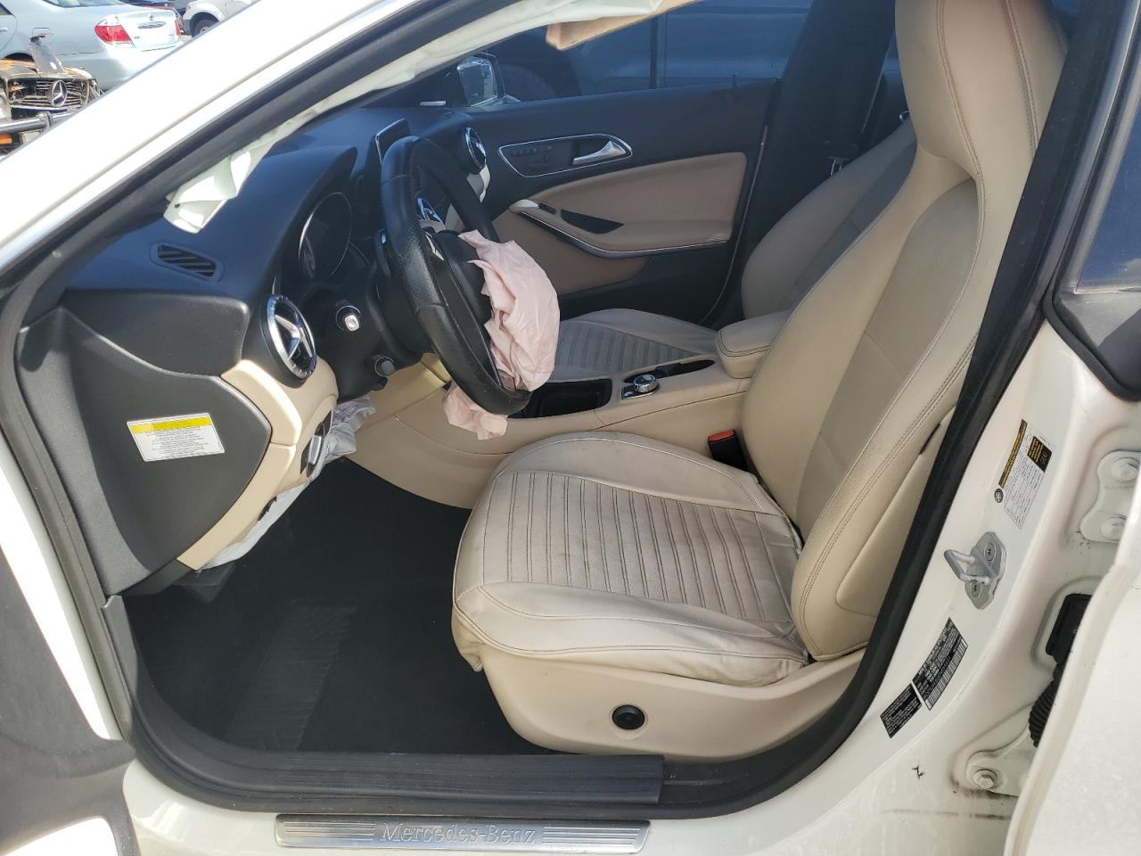 2014 Mercedes-benz Cla 250 White vin: WDDSJ4EB0EN059931