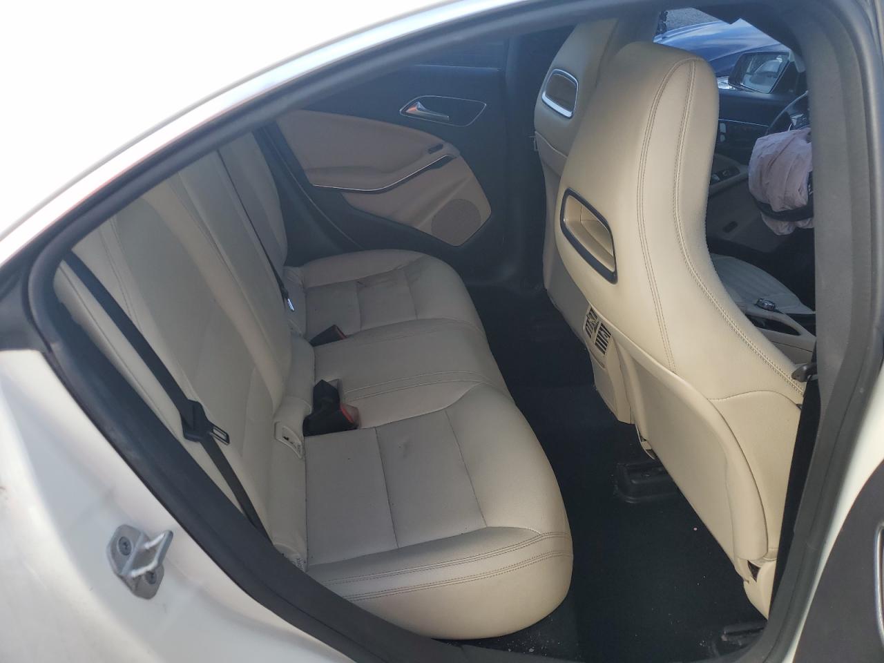 2014 Mercedes-benz Cla 250 White vin: WDDSJ4EB0EN059931