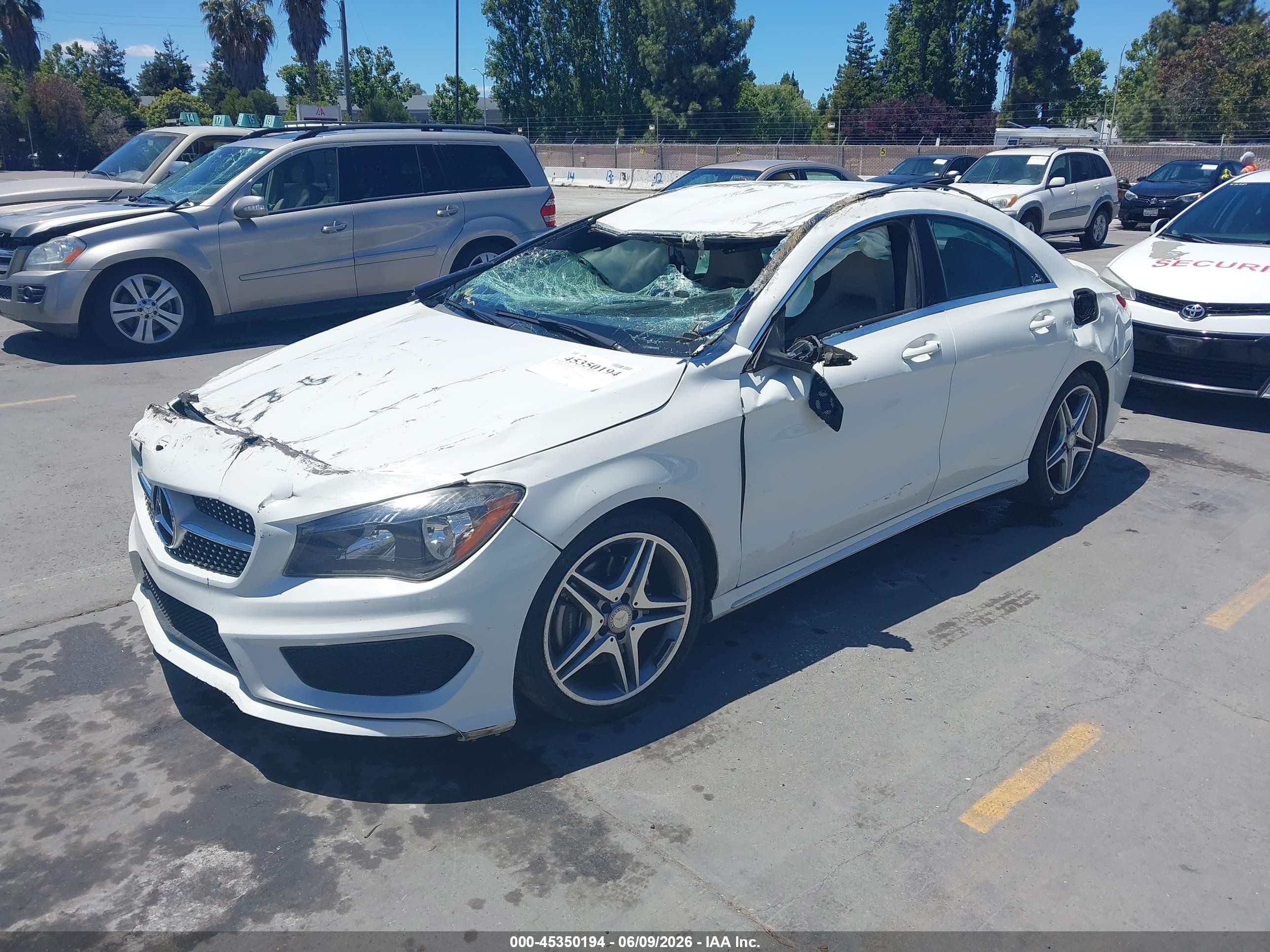 2014 Mercedes-benz Cla 250   Белый vin: WDDSJ4EB0EN118654