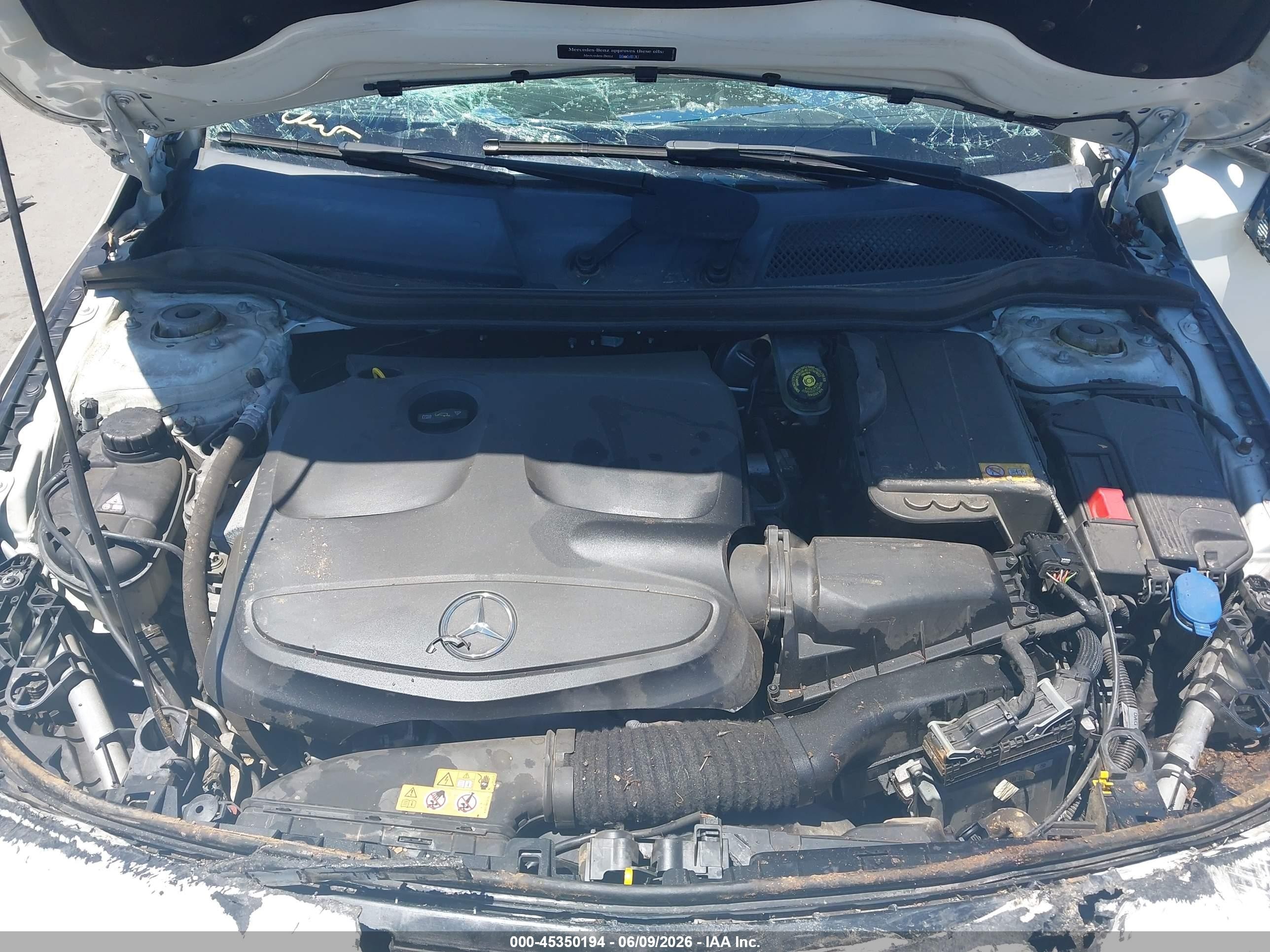 2014 Mercedes-benz Cla 250   Белый vin: WDDSJ4EB0EN118654