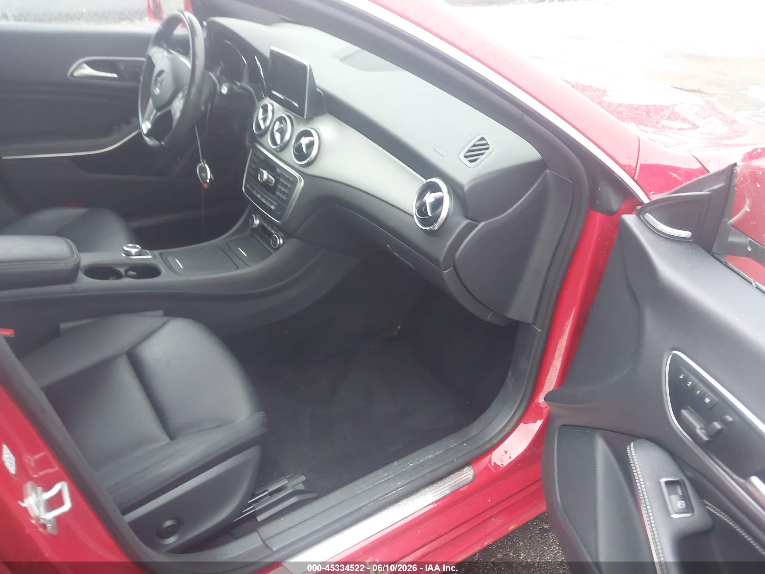 2014 Mercedes-benz Cla 250   Red vin: WDDSJ4EB0EN152349