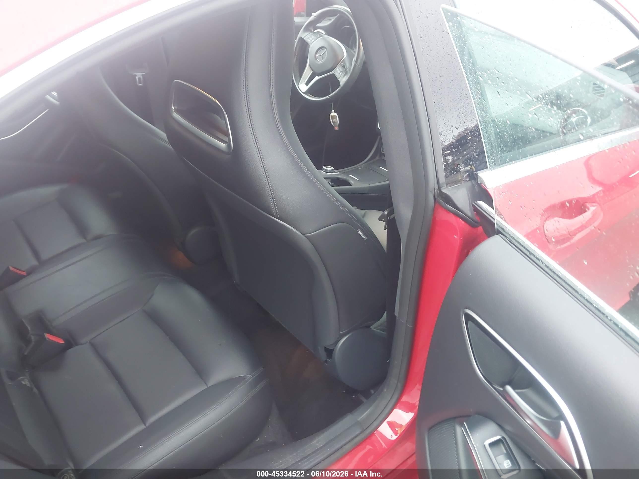 2014 Mercedes-benz Cla 250   Red vin: WDDSJ4EB0EN152349