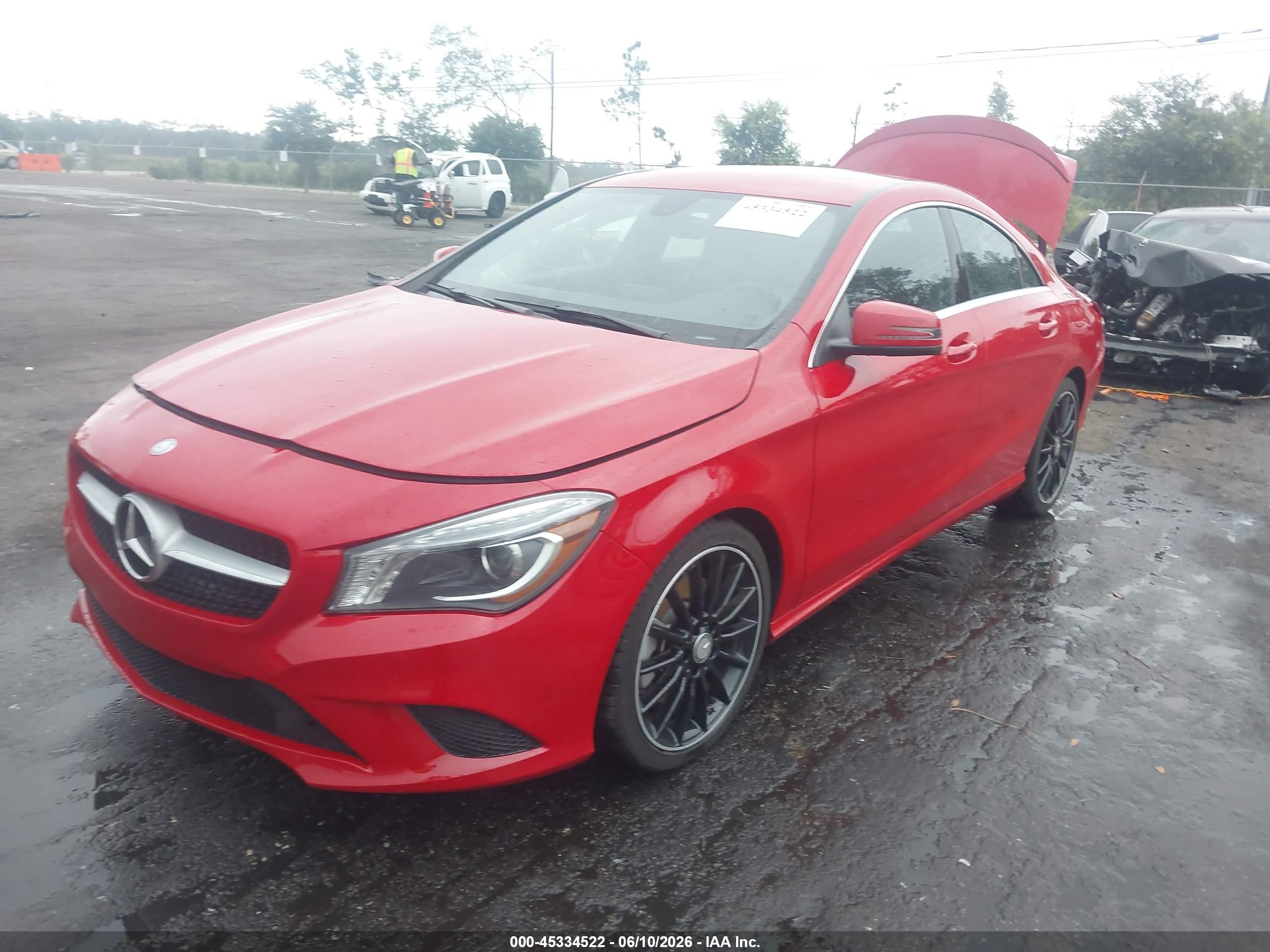 2014 Mercedes-benz Cla 250   Red vin: WDDSJ4EB0EN152349