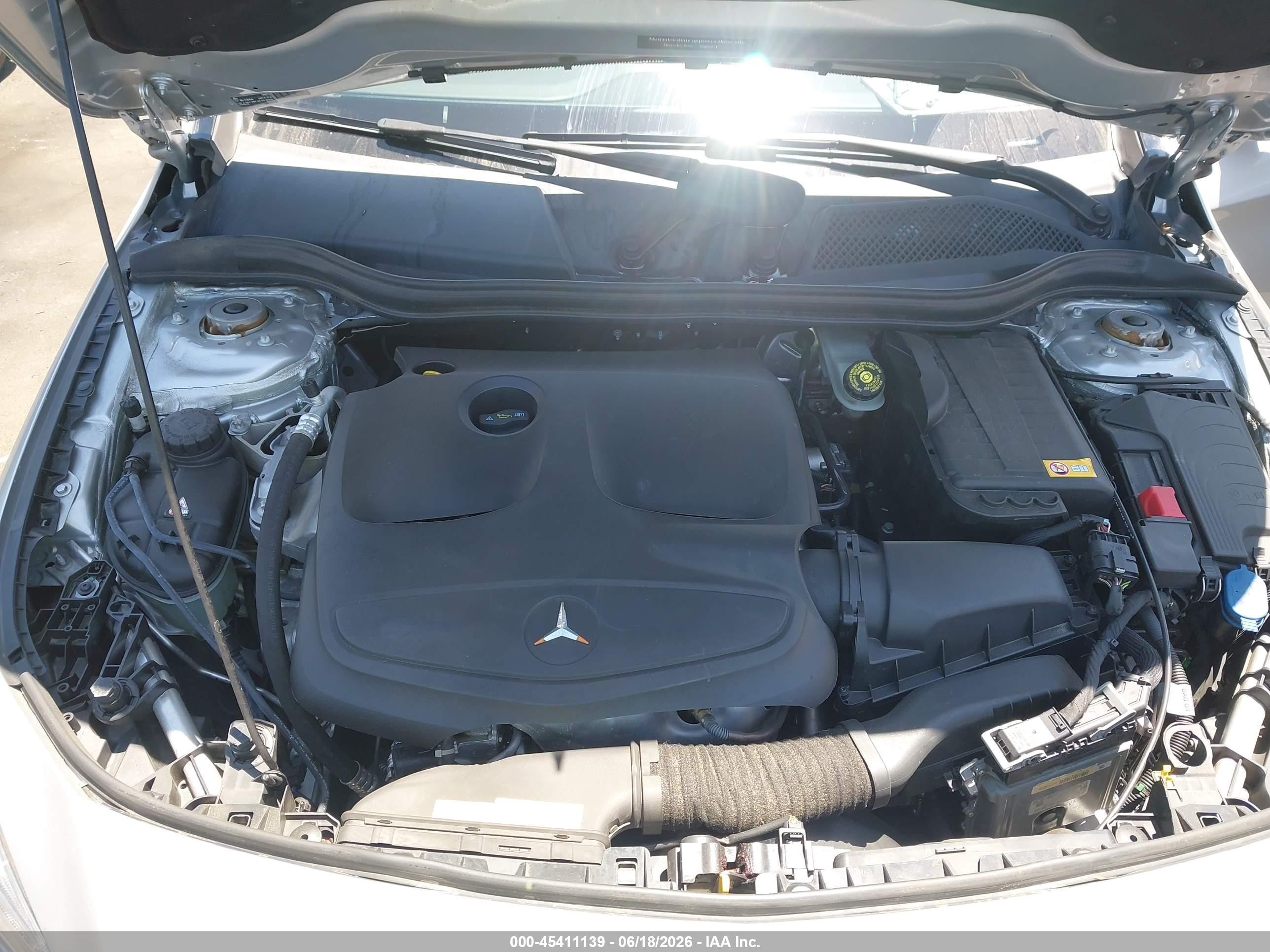 2014 Mercedes-benz Cla 250 Silver vin: WDDSJ4EB0EN152559
