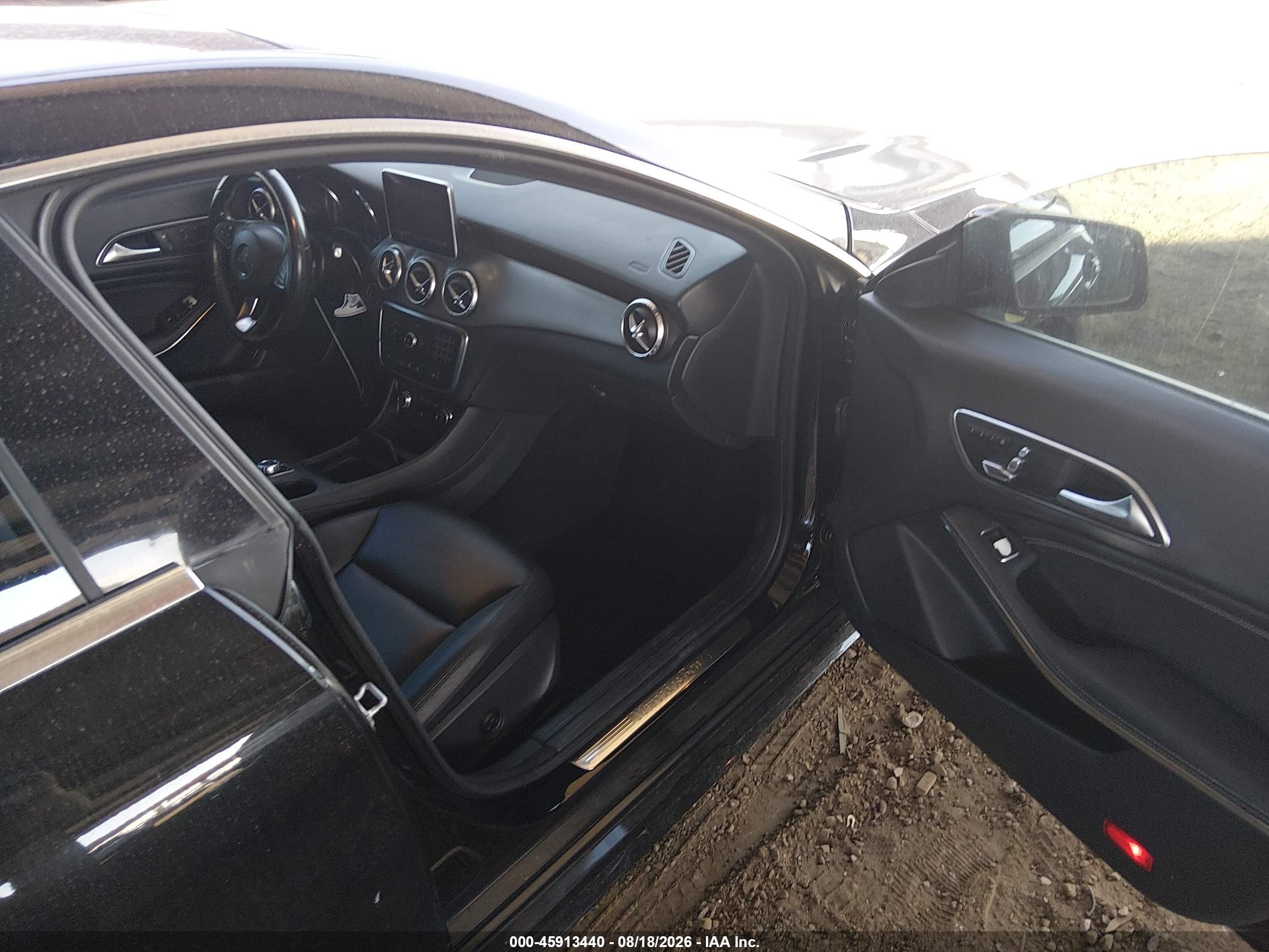 2015 Mercedes-benz Cla 250   Black vin: WDDSJ4EB0FN225124