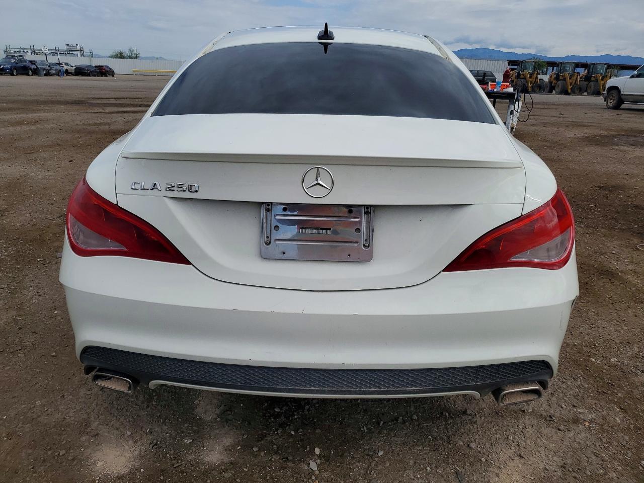 2015 Mercedes-benz Cla 250 White vin: WDDSJ4EB0FN225270