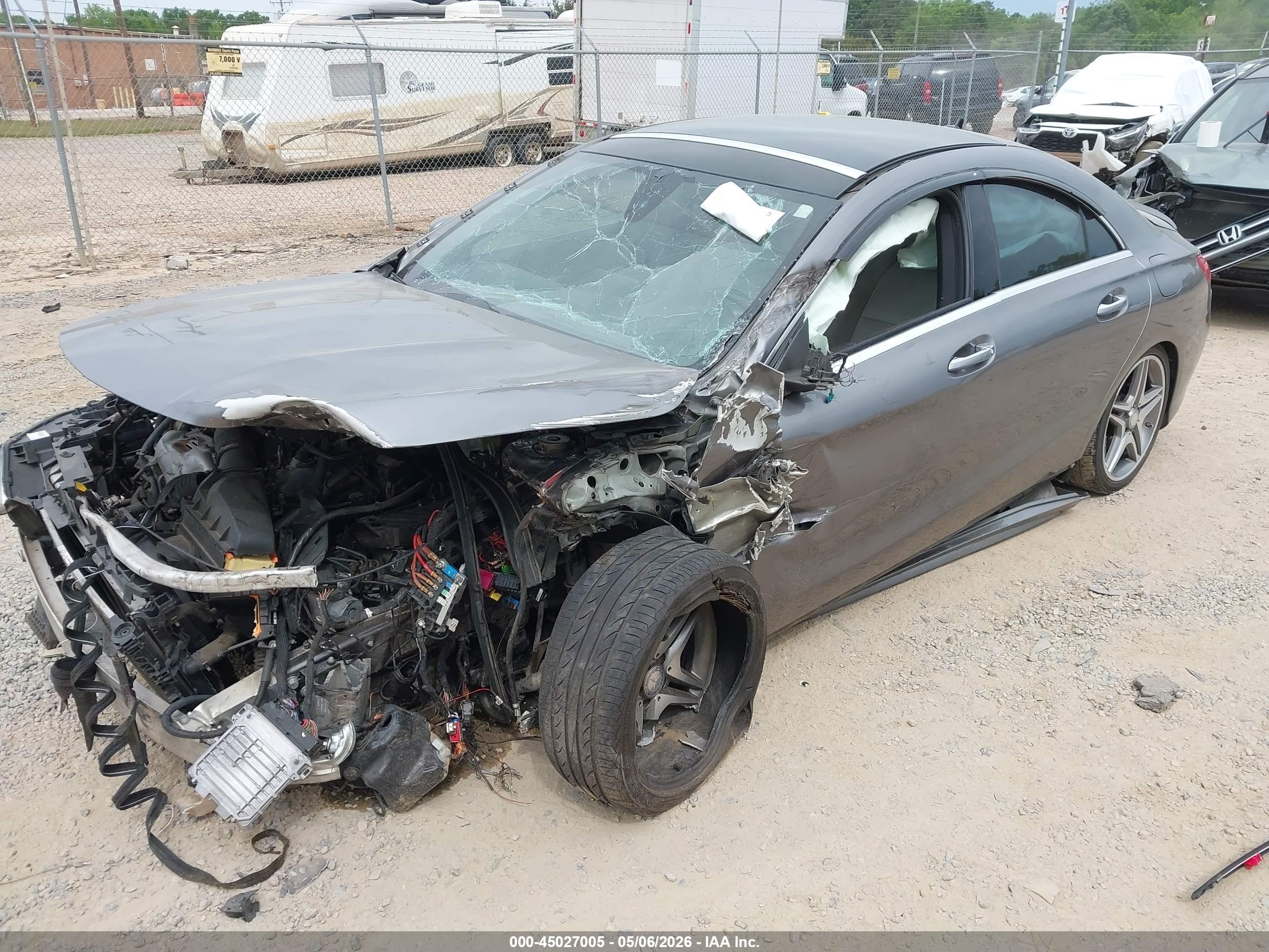 2015 Mercedes-benz Cla 250   Серый vin: WDDSJ4EB0FN256258