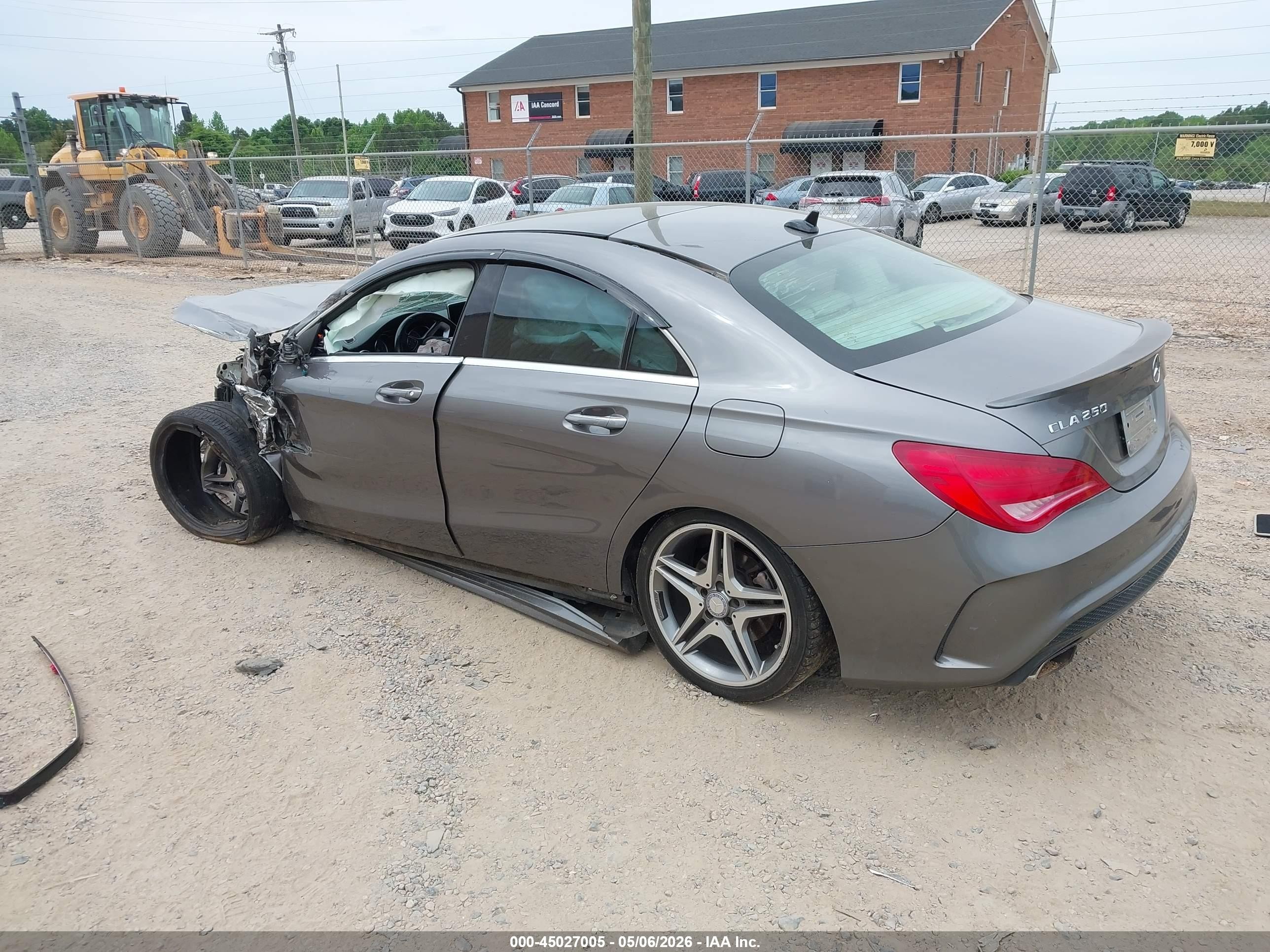 2015 Mercedes-benz Cla 250   Серый vin: WDDSJ4EB0FN256258