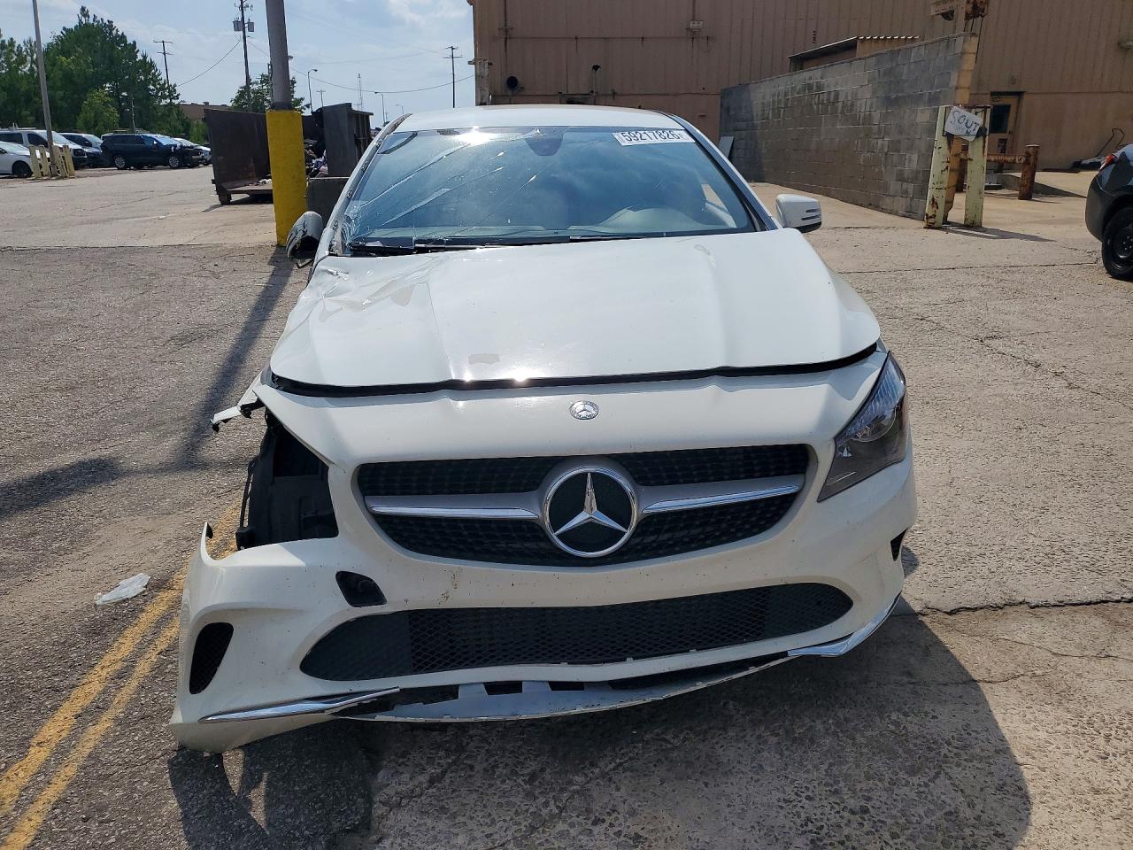 2018 Mercedes-benz Cla 250 Белый vin: WDDSJ4EB0JN510656