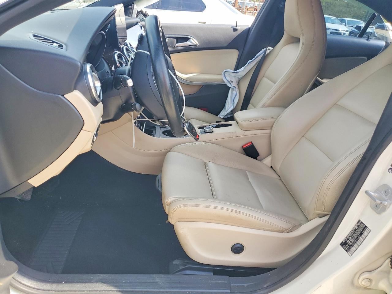 2018 Mercedes-benz Cla 250 Белый vin: WDDSJ4EB0JN510656