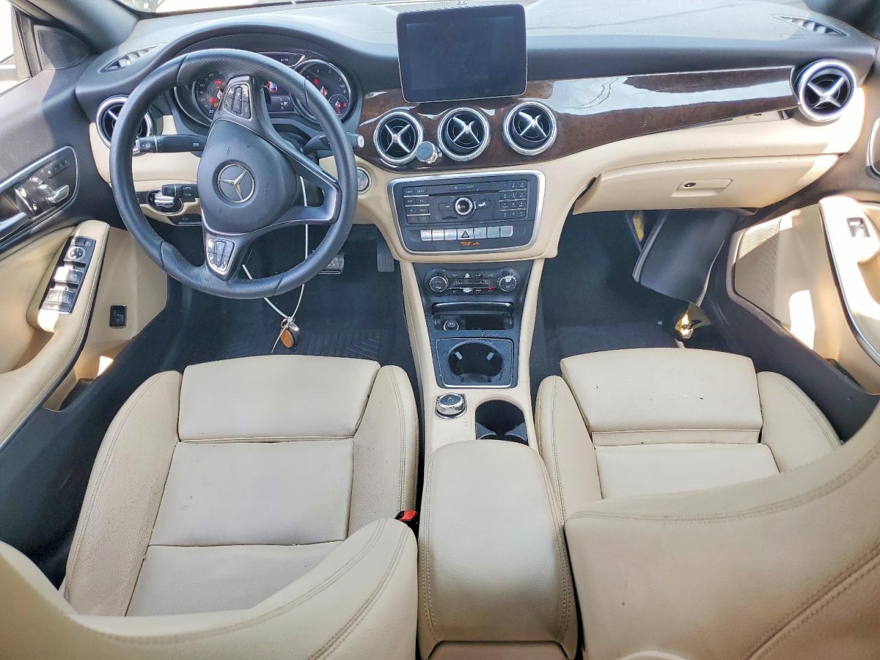 2018 Mercedes-benz Cla 250 Белый vin: WDDSJ4EB0JN510656