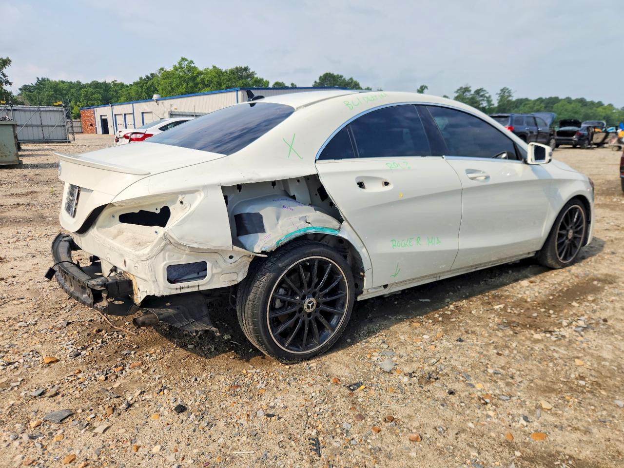 2018 Mercedes-benz Cla 250 White vin: WDDSJ4EB0JN573675