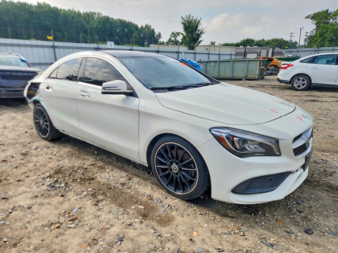 2018 Mercedes-benz Cla 250 White vin: WDDSJ4EB0JN573675