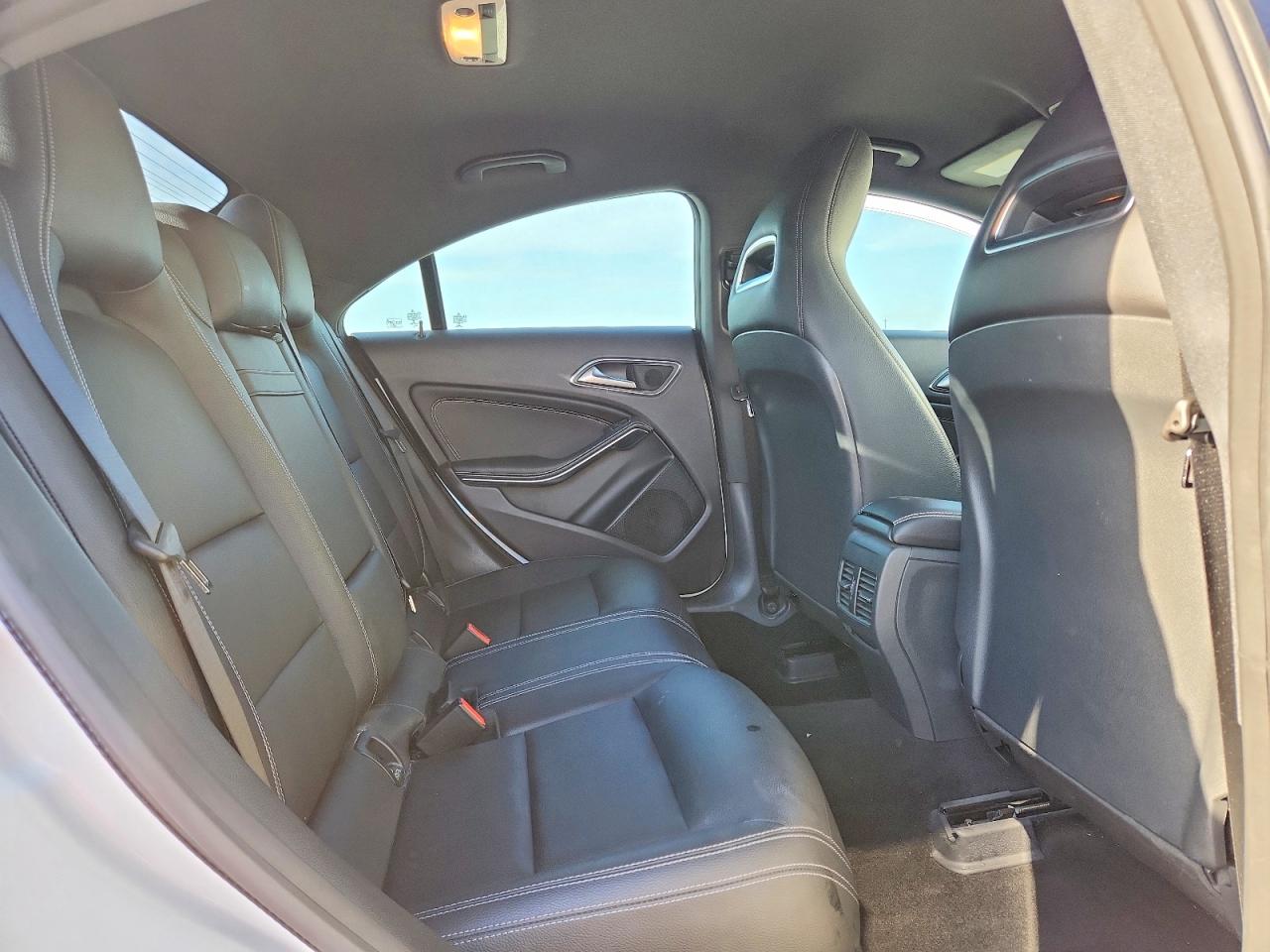 2018 Mercedes-benz Cla 250 White vin: WDDSJ4EB0JN683920