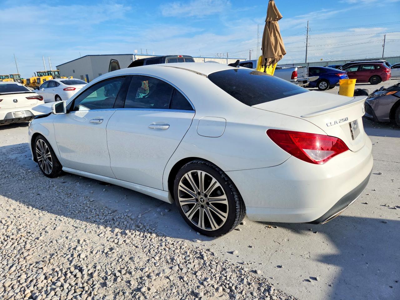 2018 Mercedes-benz Cla 250 White vin: WDDSJ4EB0JN683920