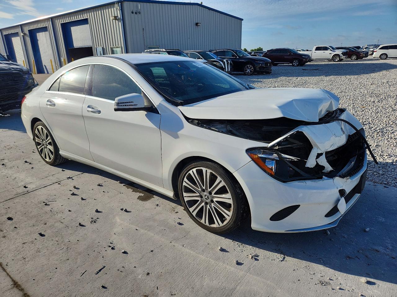 2018 Mercedes-benz Cla 250 White vin: WDDSJ4EB0JN683920
