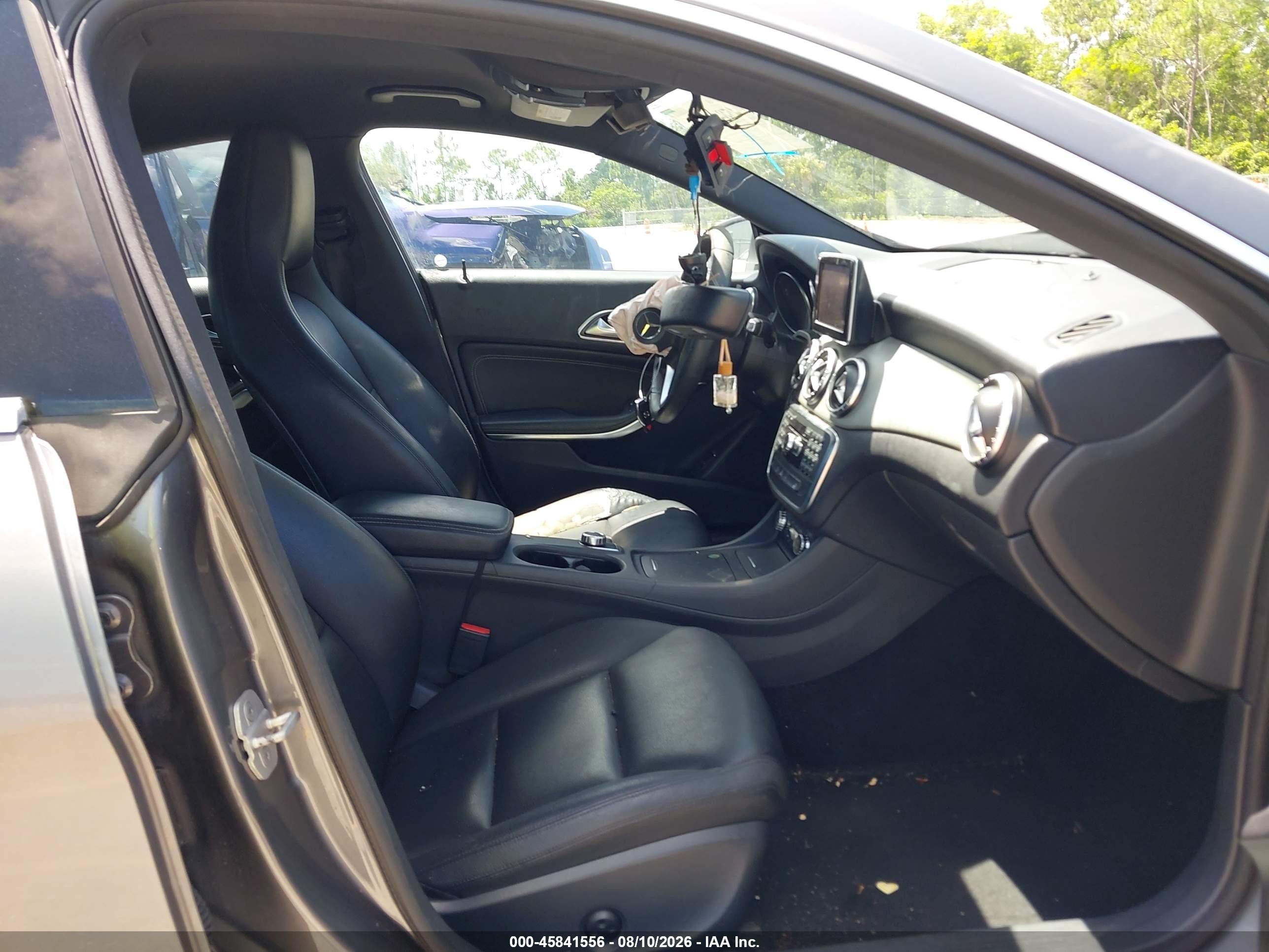 2014 Mercedes-benz Cla 250 Серебряный vin: WDDSJ4EB1EN044676