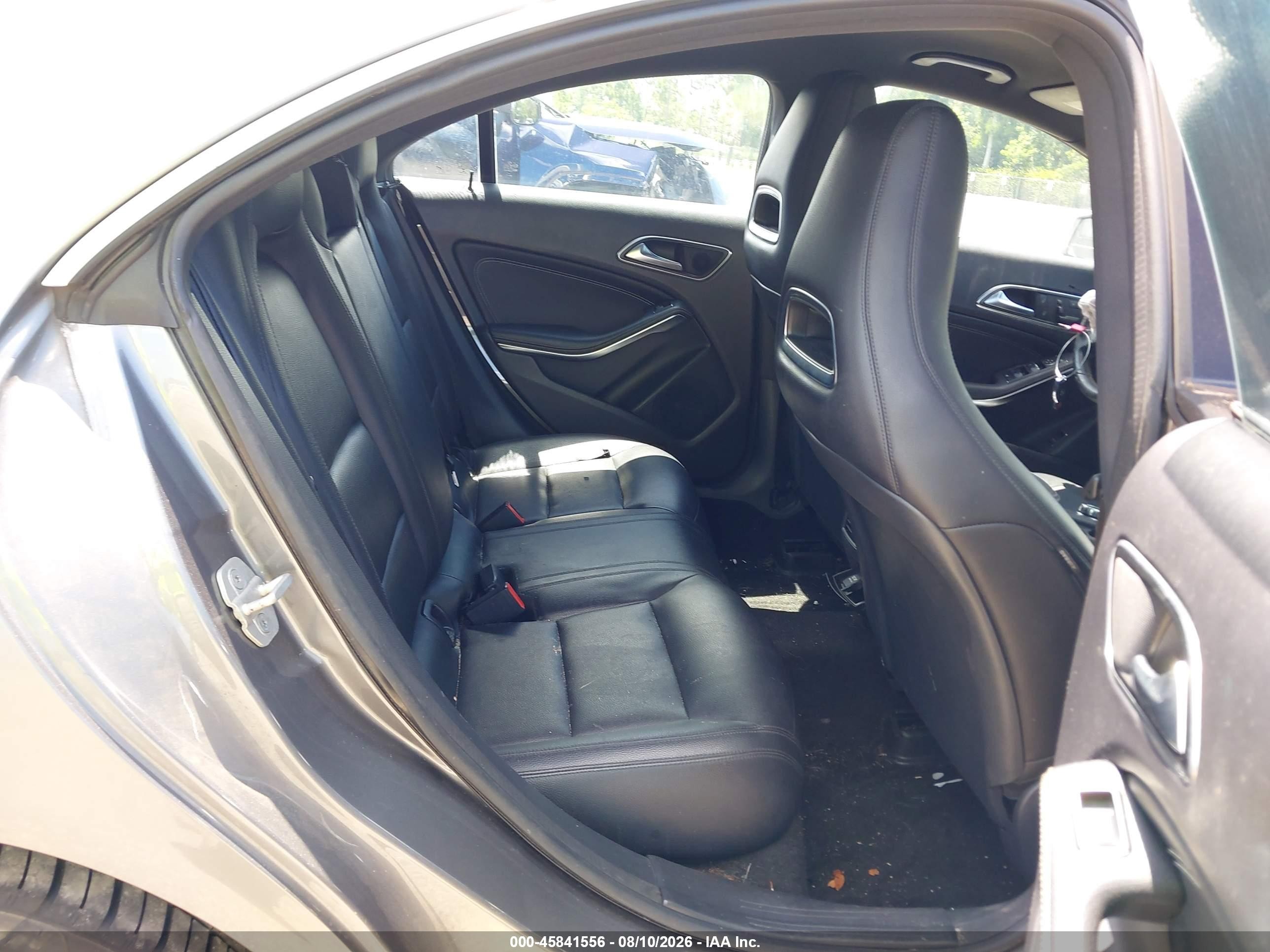 2014 Mercedes-benz Cla 250 Серебряный vin: WDDSJ4EB1EN044676