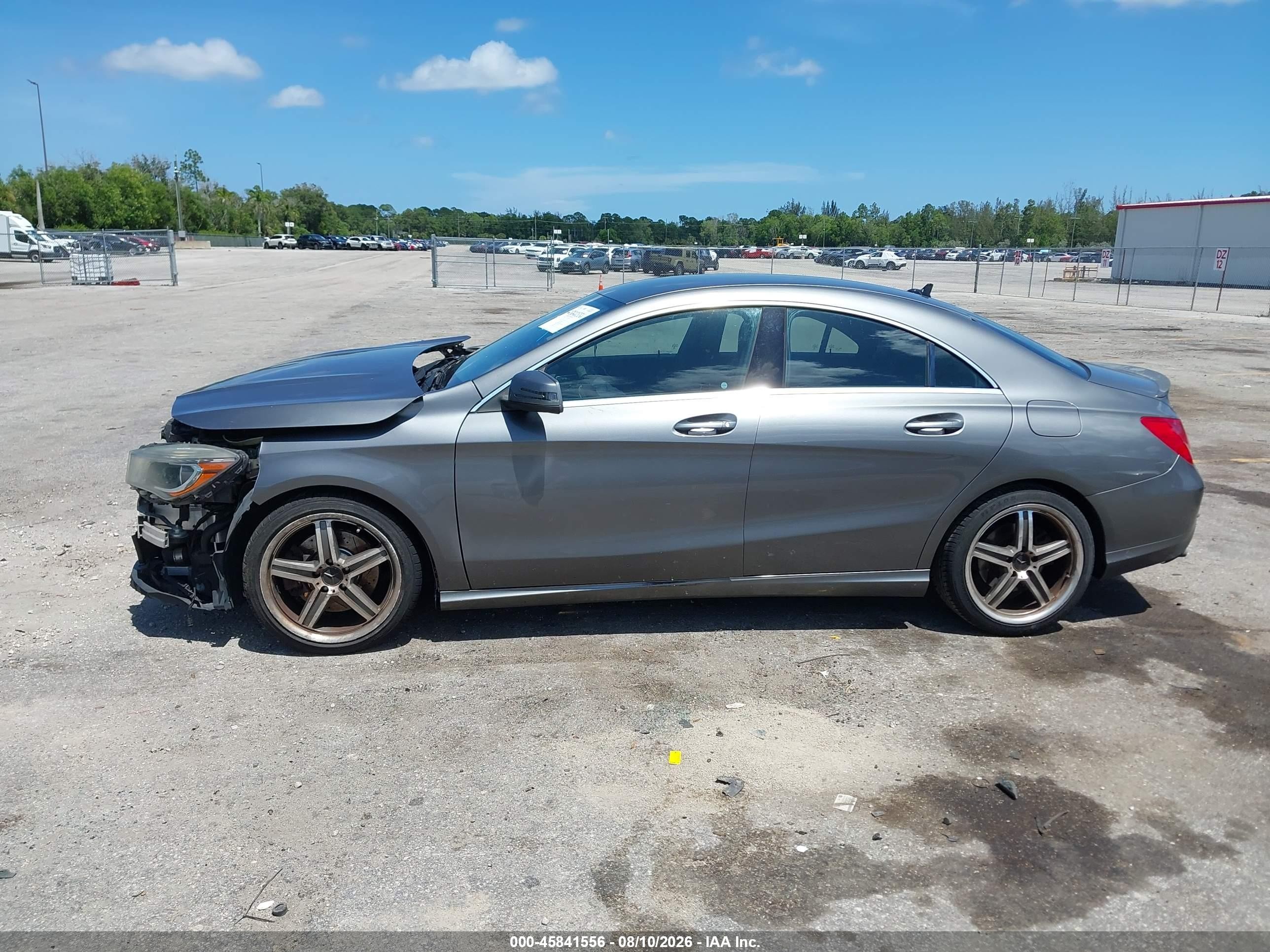 2014 Mercedes-benz Cla 250 Серебряный vin: WDDSJ4EB1EN044676