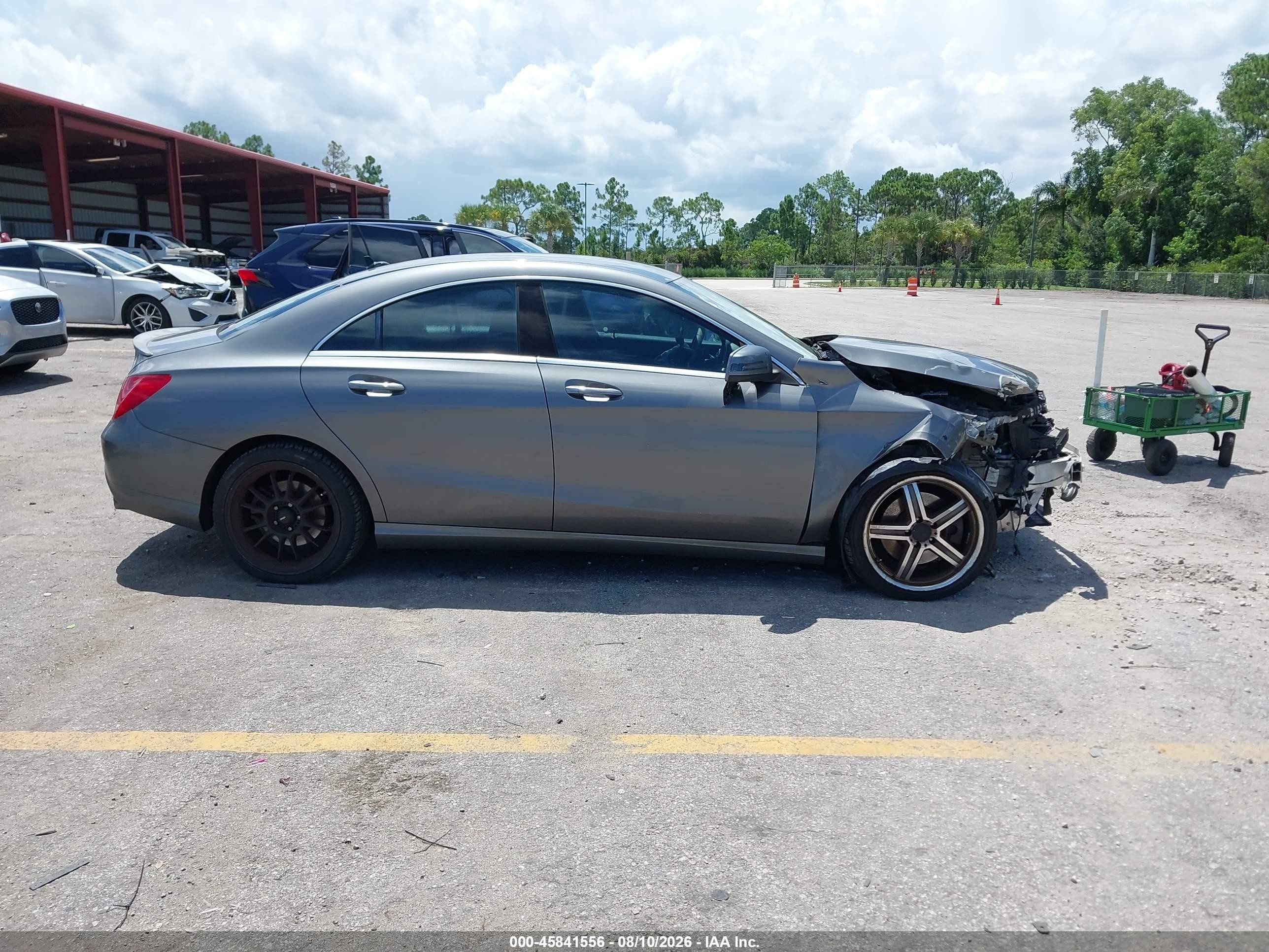 2014 Mercedes-benz Cla 250 Серебряный vin: WDDSJ4EB1EN044676