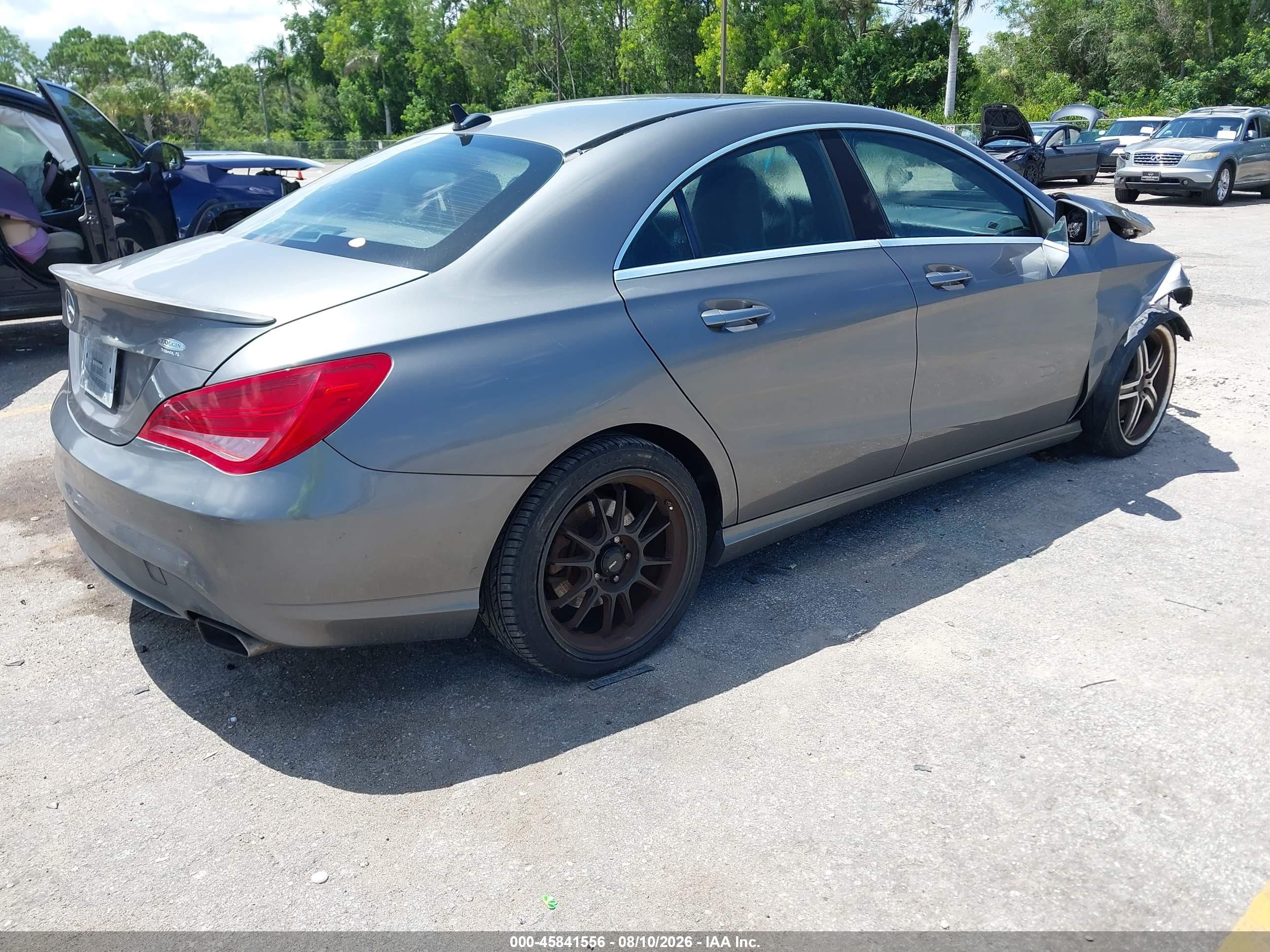 2014 Mercedes-benz Cla 250 Серебряный vin: WDDSJ4EB1EN044676