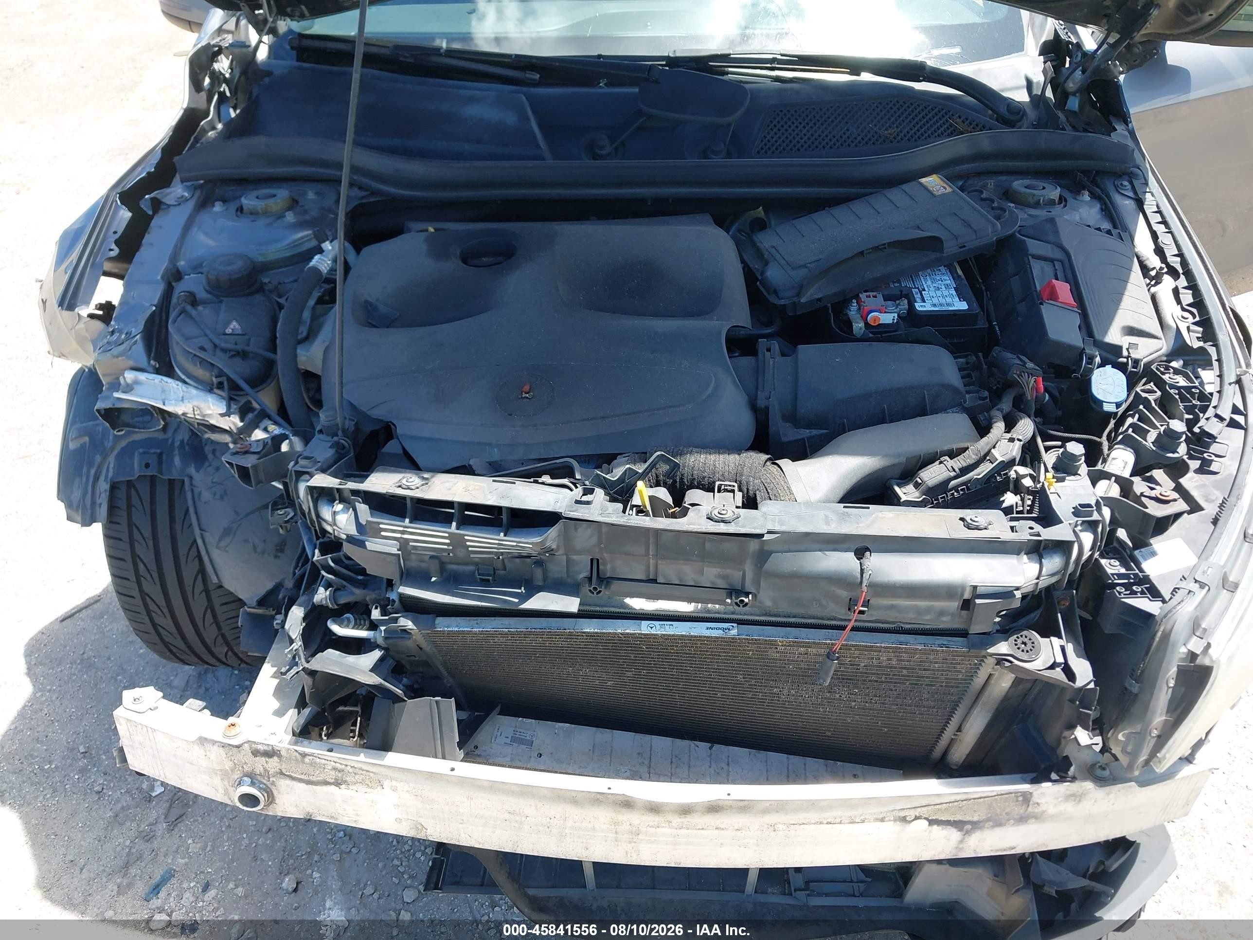 2014 Mercedes-benz Cla 250 Серебряный vin: WDDSJ4EB1EN044676