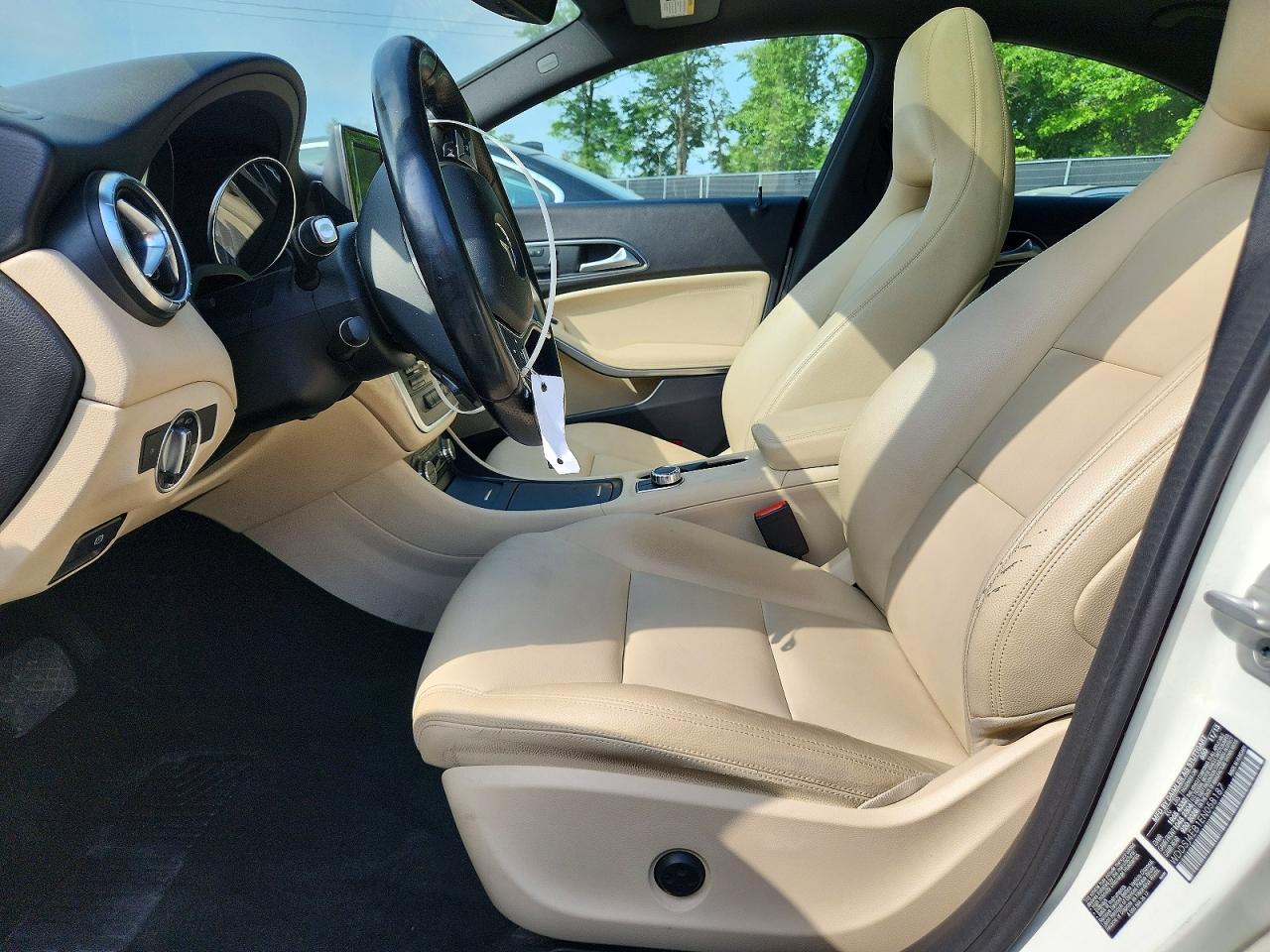 2014 Mercedes-benz Cla 250 White vin: WDDSJ4EB1EN058187
