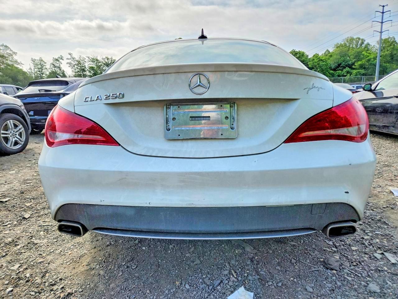 2014 Mercedes-benz Cla 250 White vin: WDDSJ4EB1EN058187