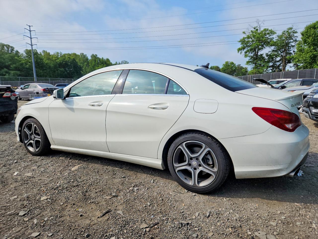 2014 Mercedes-benz Cla 250 White vin: WDDSJ4EB1EN058187