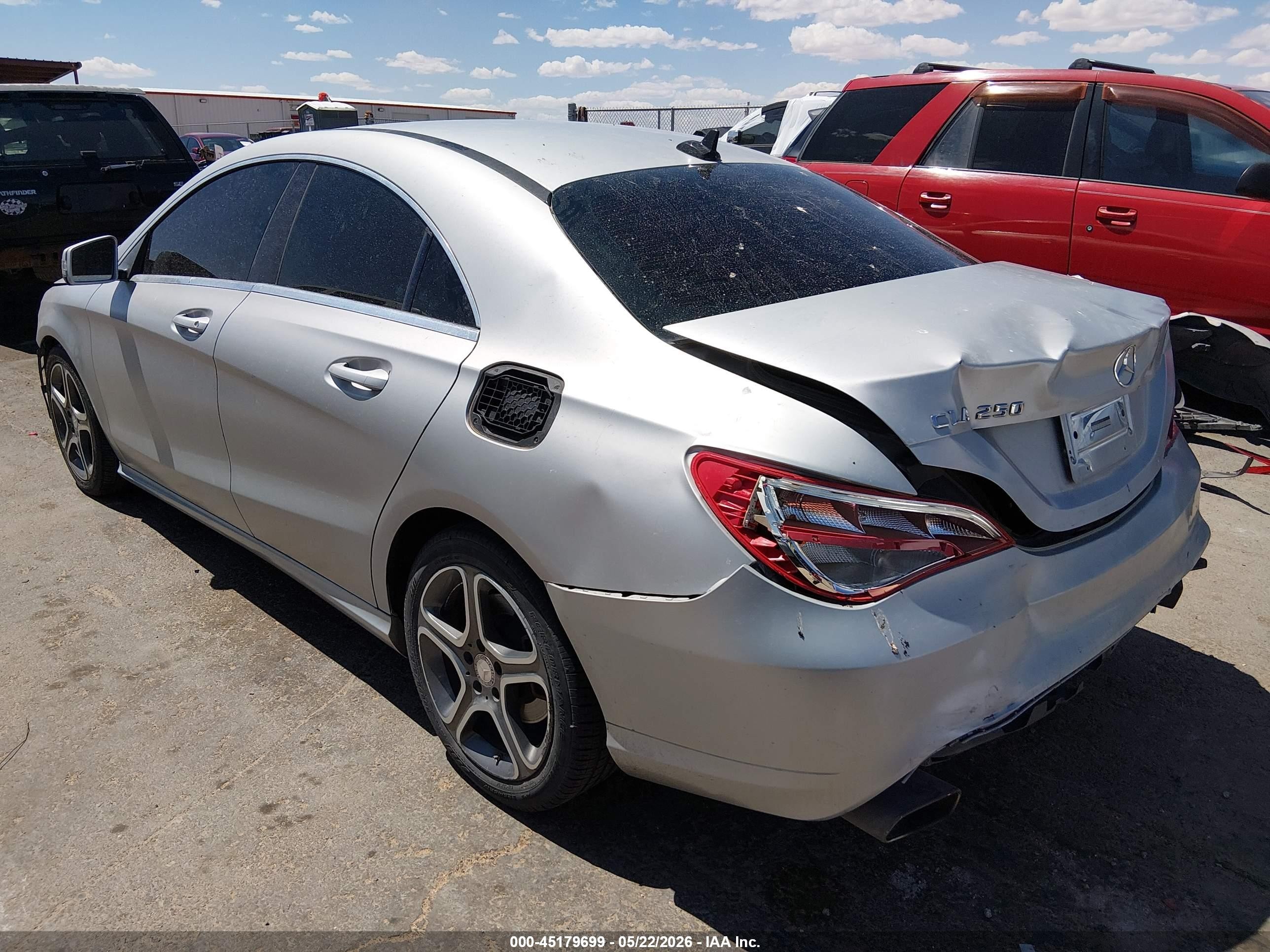 2014 Mercedes-benz Cla 250   Silver vin: WDDSJ4EB1EN113169