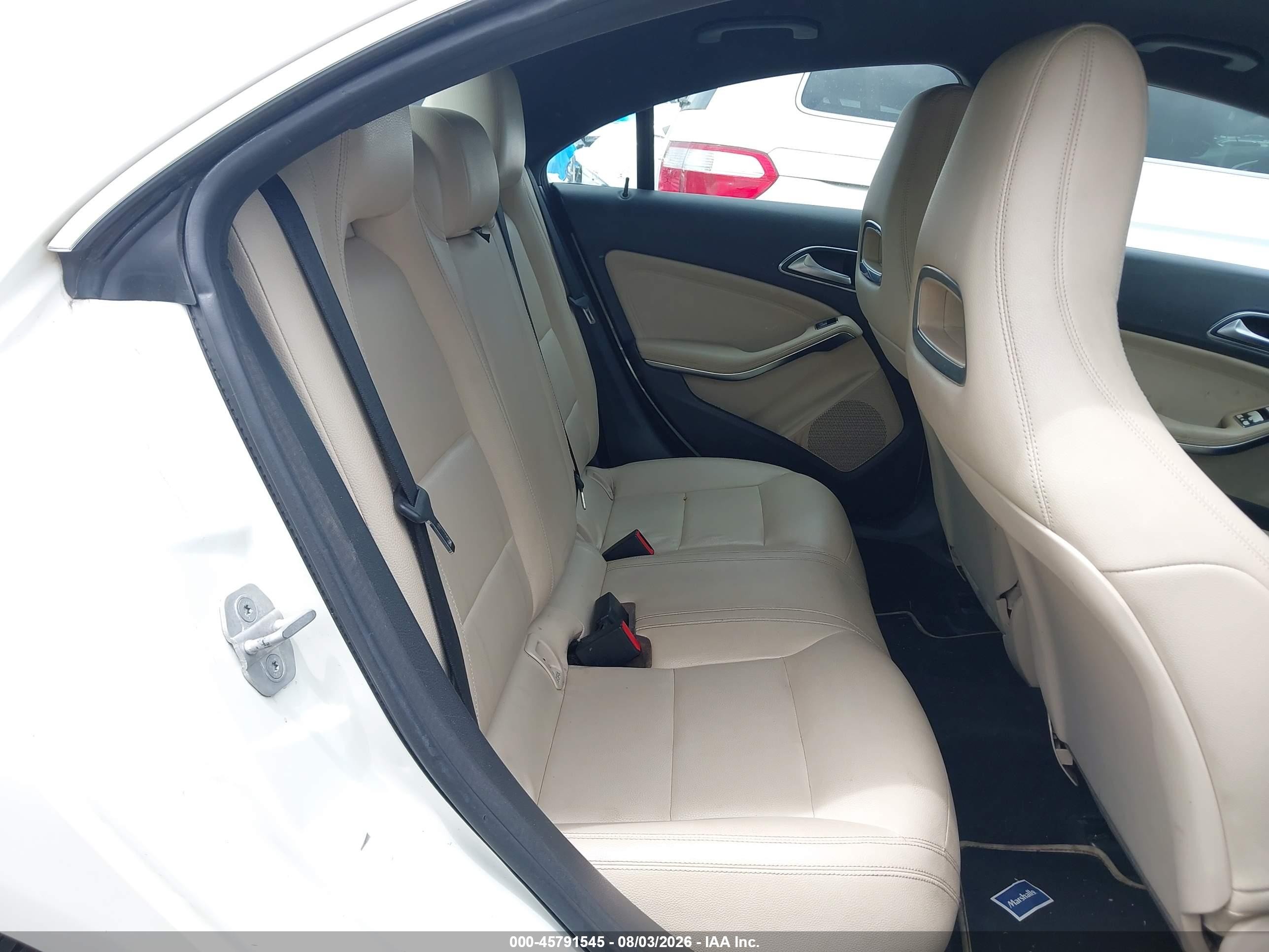 2014 Mercedes-benz Cla 250   White vin: WDDSJ4EB1EN113950