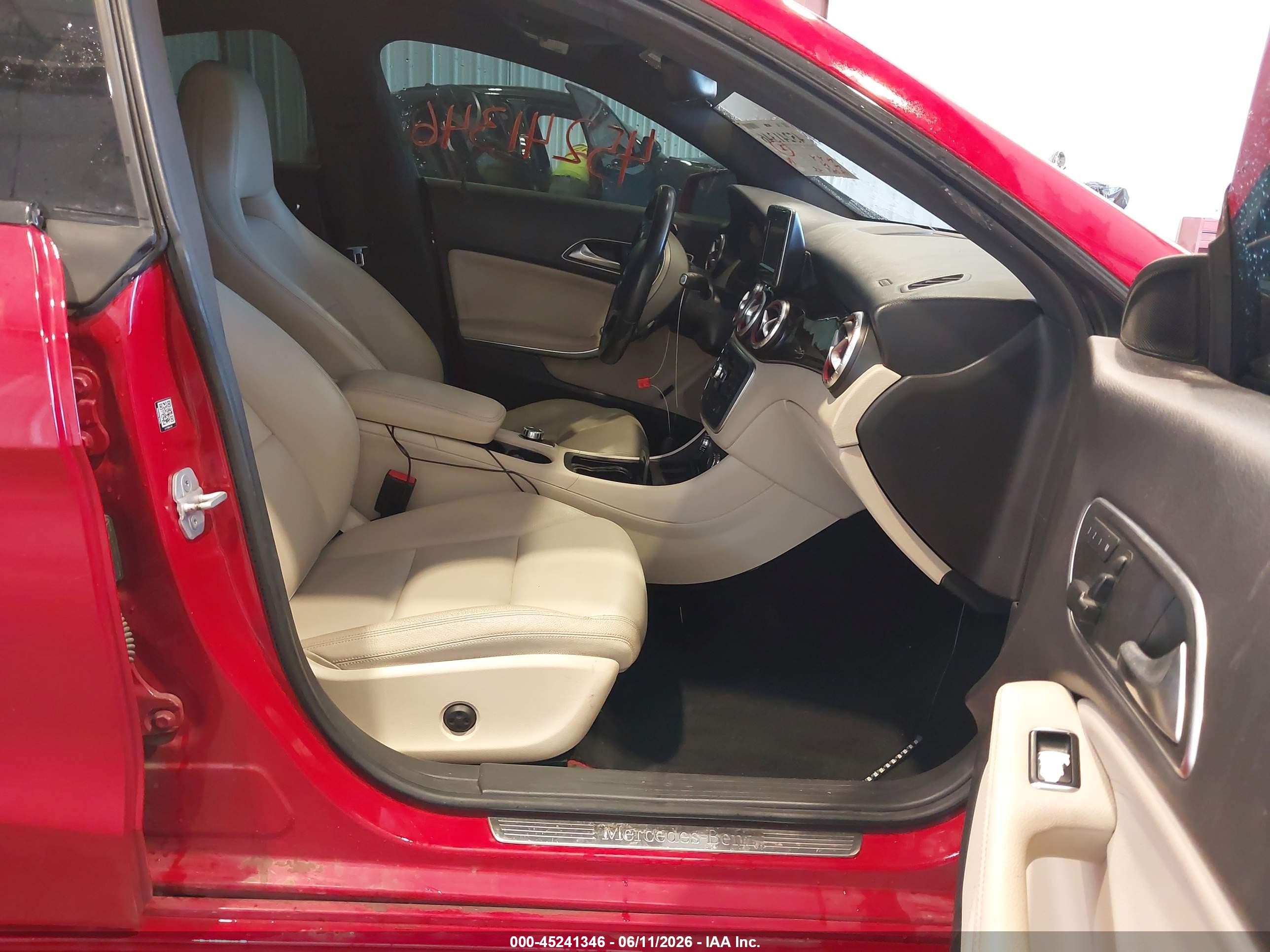2014 Mercedes-benz Cla 250   Red vin: WDDSJ4EB1EN123085