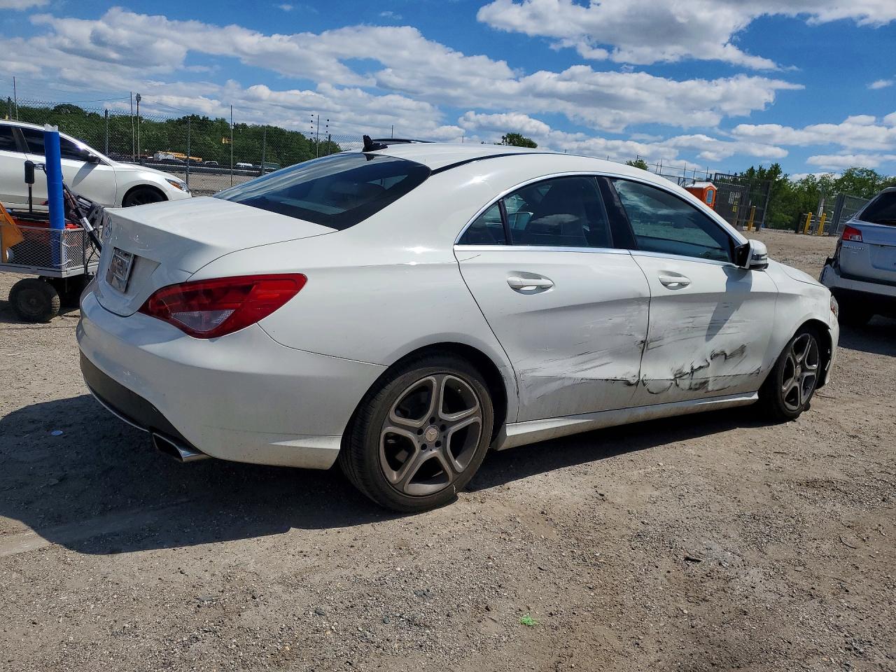 2014 Mercedes-benz Cla 250 White vin: WDDSJ4EB1EN138881