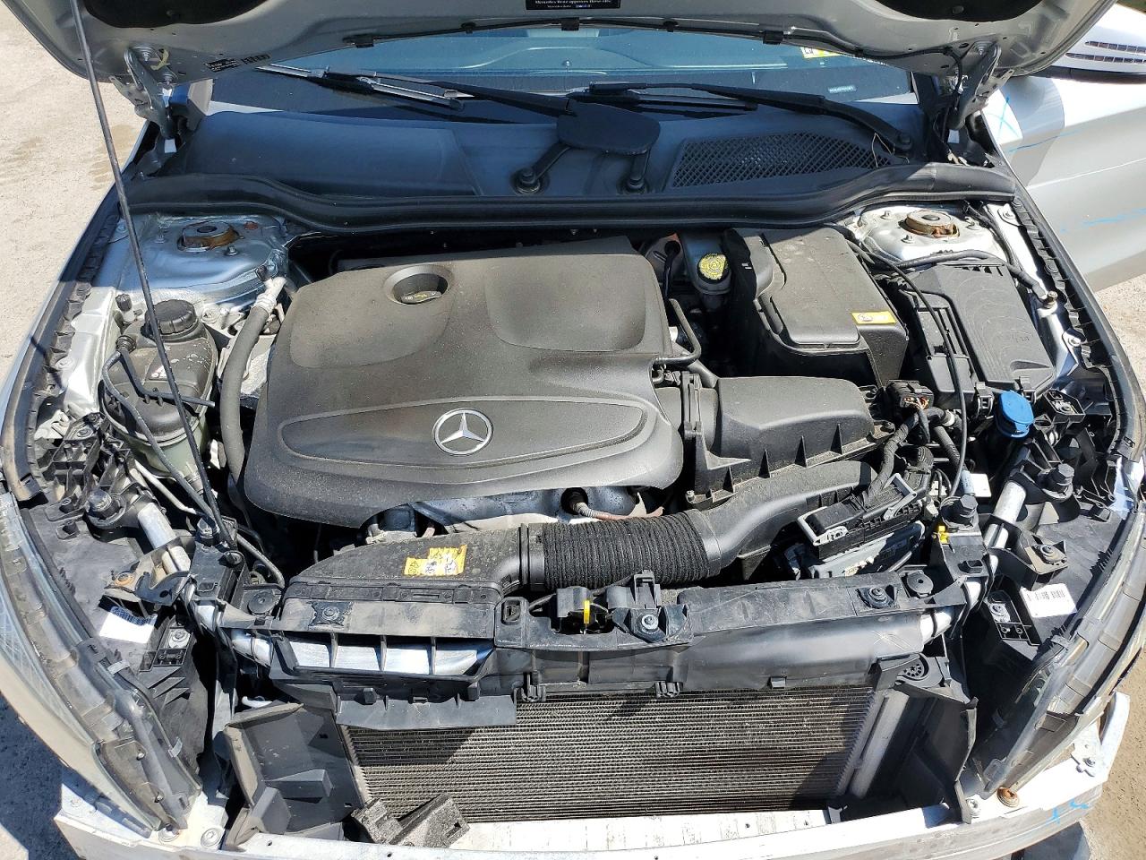 2015 Mercedes-benz Cla 250 Серебряный vin: WDDSJ4EB1FN162874