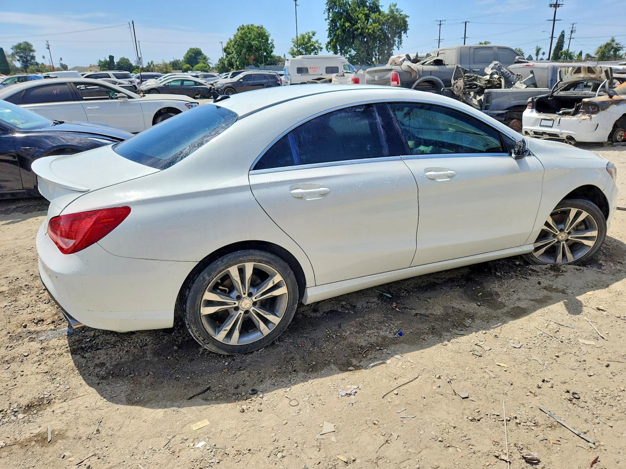2015 Mercedes-benz Cla 250 White vin: WDDSJ4EB1FN163314